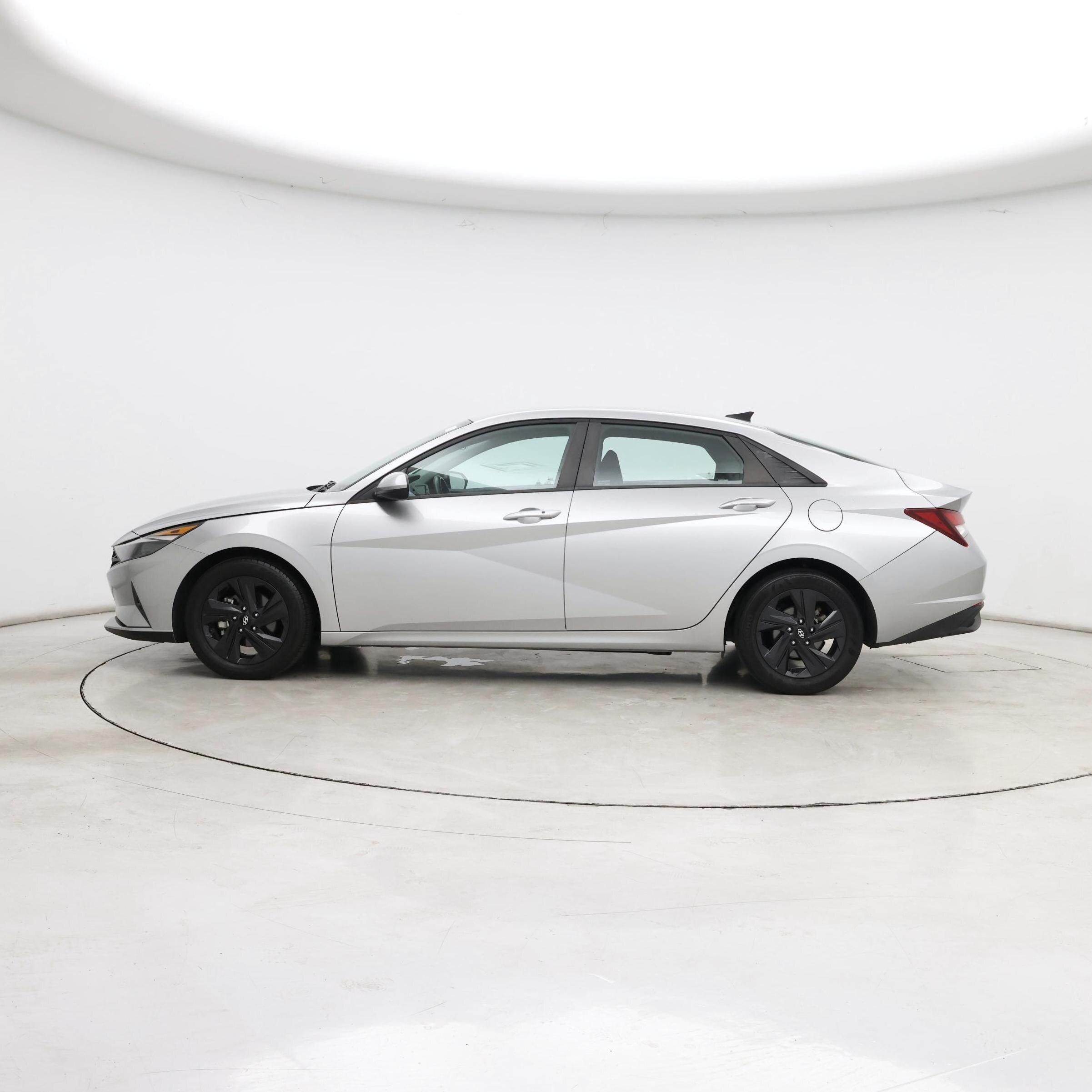 Thumbnail: 2021 Hyundai Elantra - 3