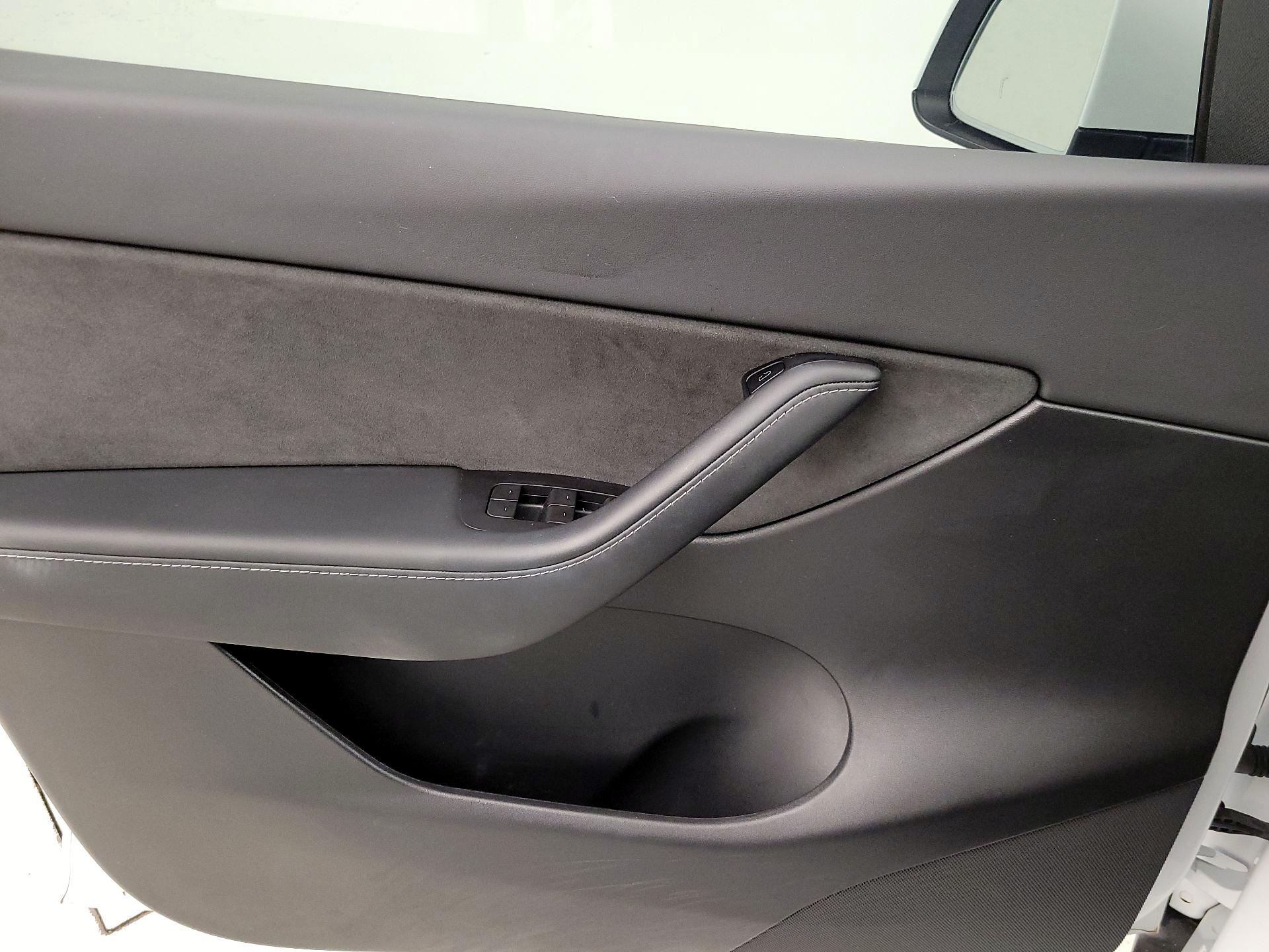 Thumbnail: 2022 Tesla Model Y - 12
