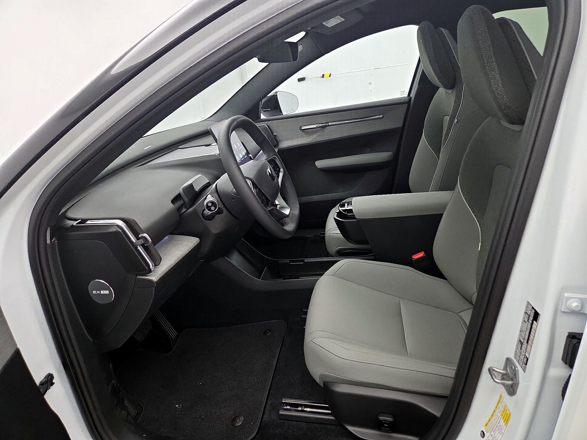 Thumbnail: 2025 Volvo EX30 - 11