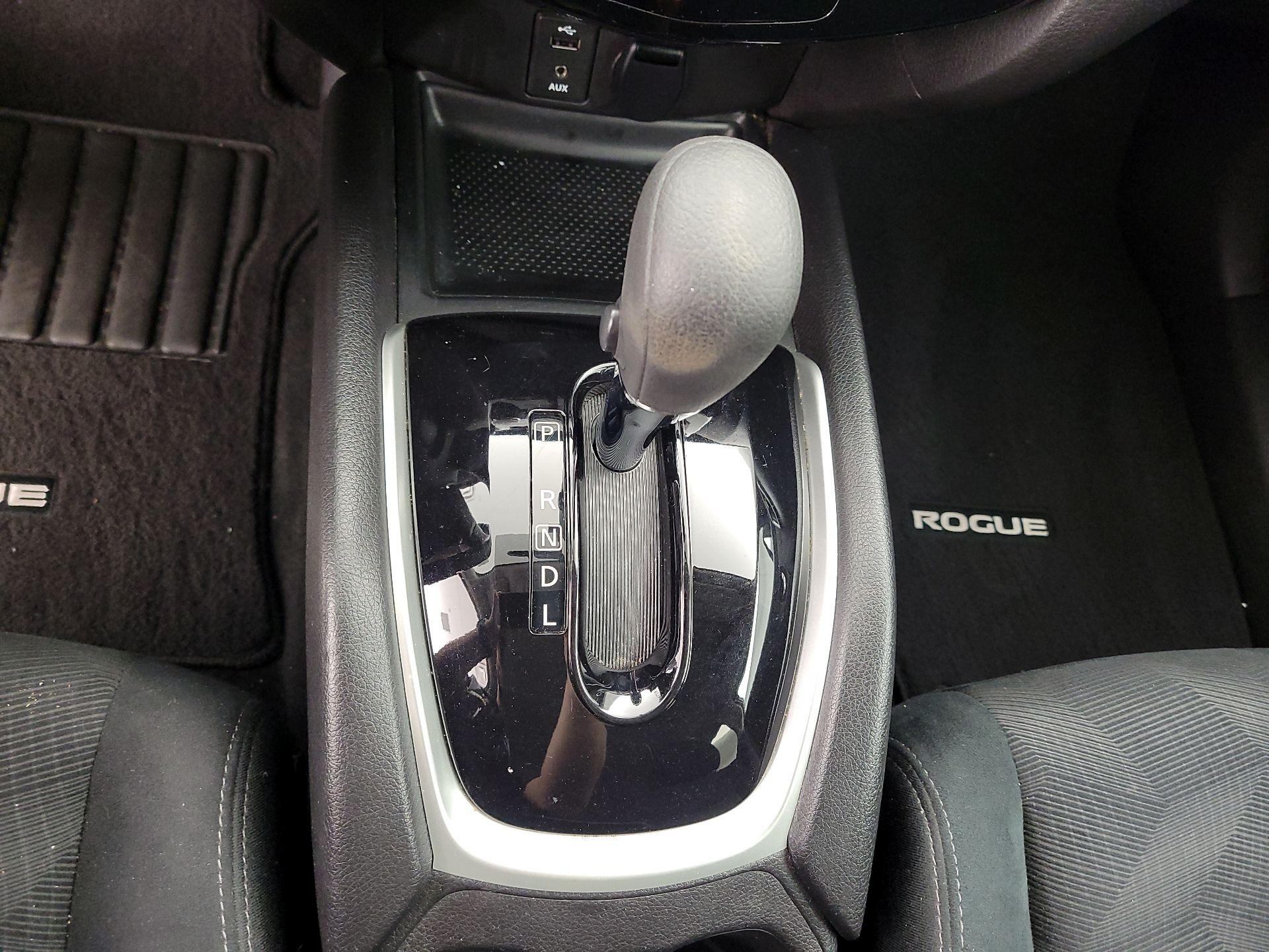 Thumbnail: 2015 Nissan Rogue - 17