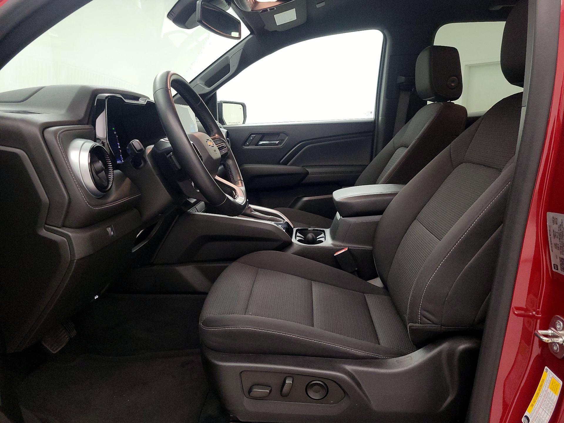Thumbnail: 2023 Chevrolet Colorado - 11
