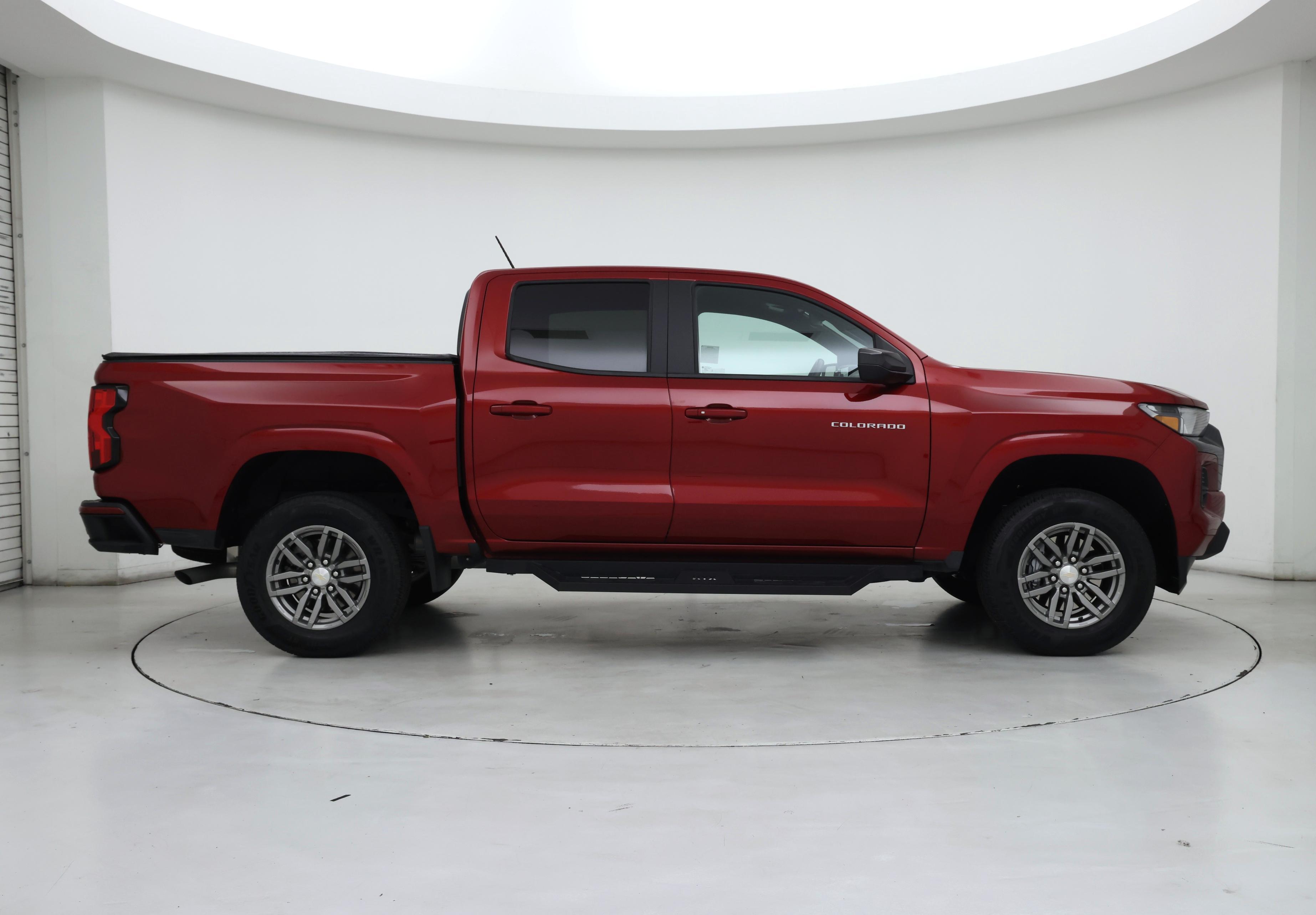 Thumbnail: 2023 Chevrolet Colorado - 7