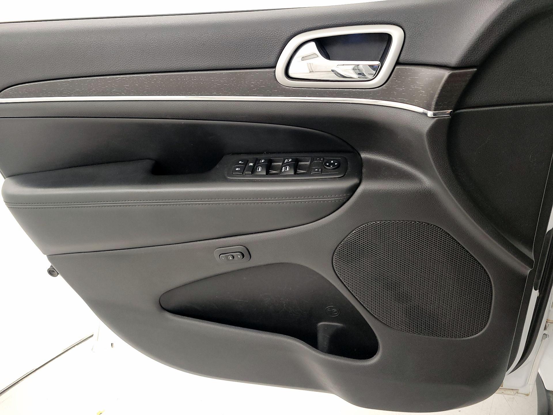 Thumbnail: 2018 Jeep Grand Cherokee - 12