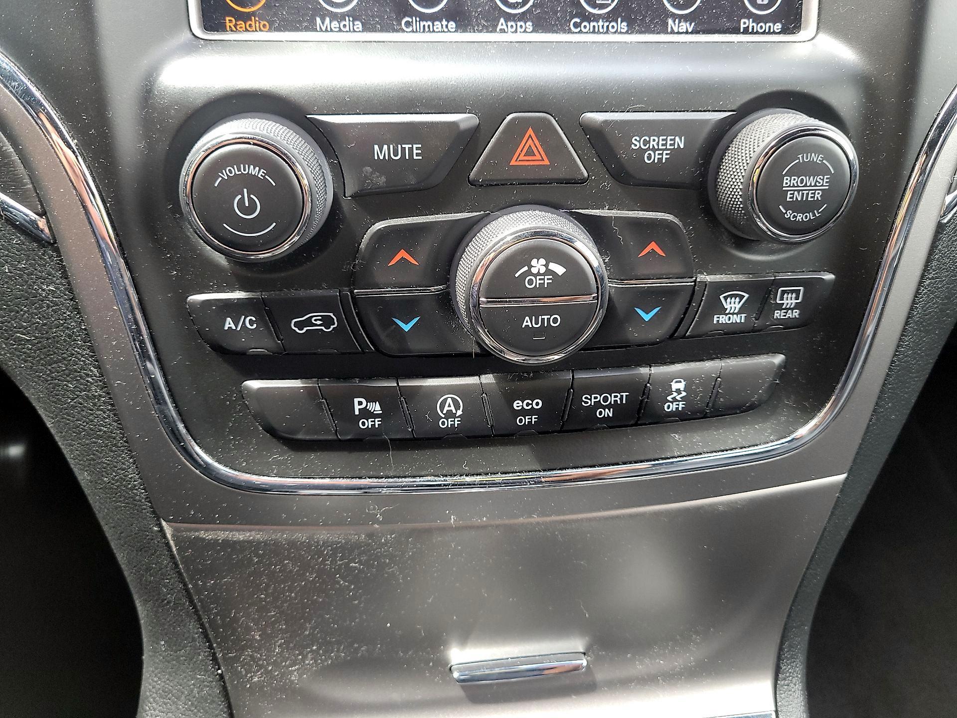 Thumbnail: 2018 Jeep Grand Cherokee - 17