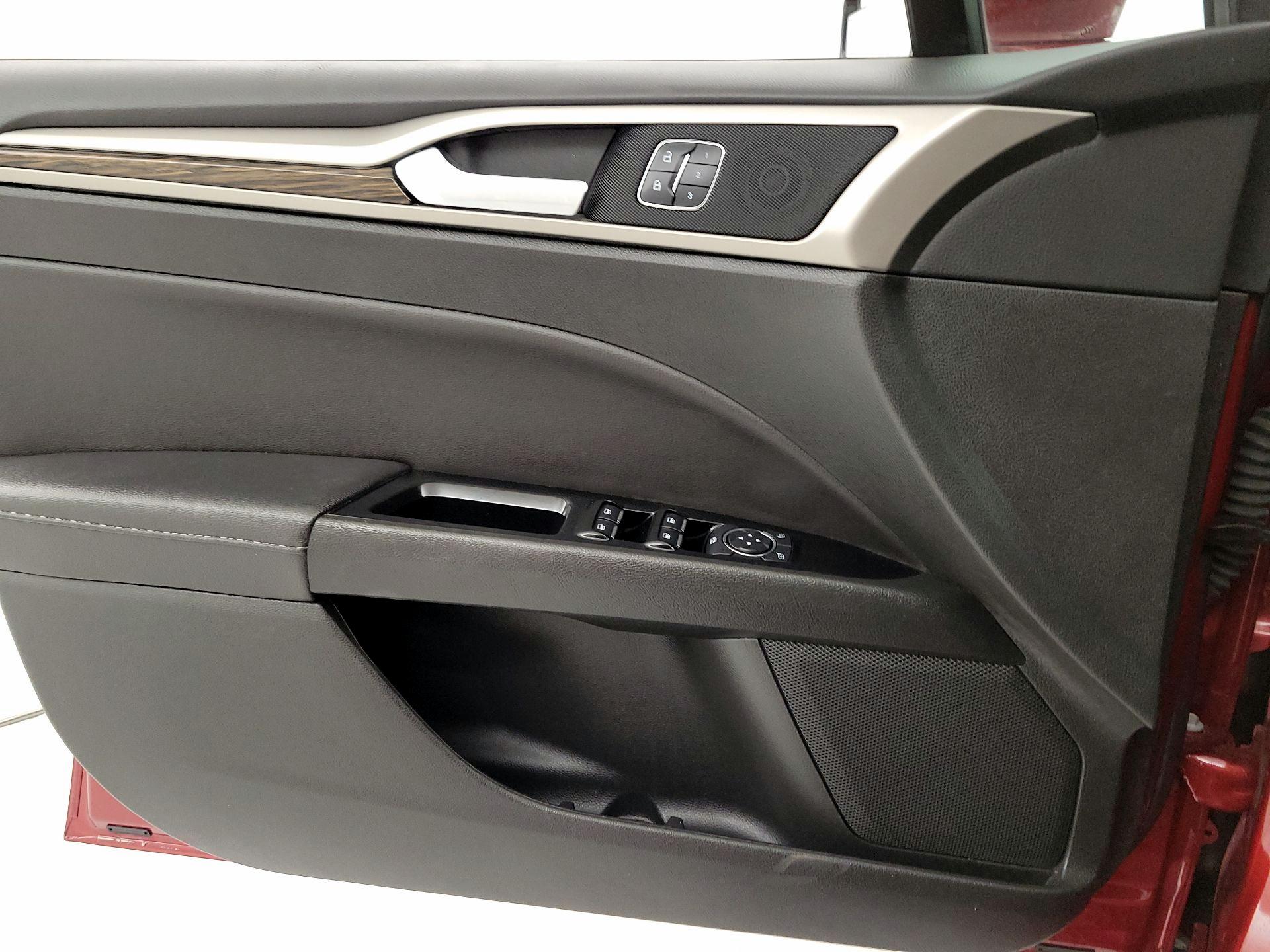 Thumbnail: 2016 Ford Fusion - 12