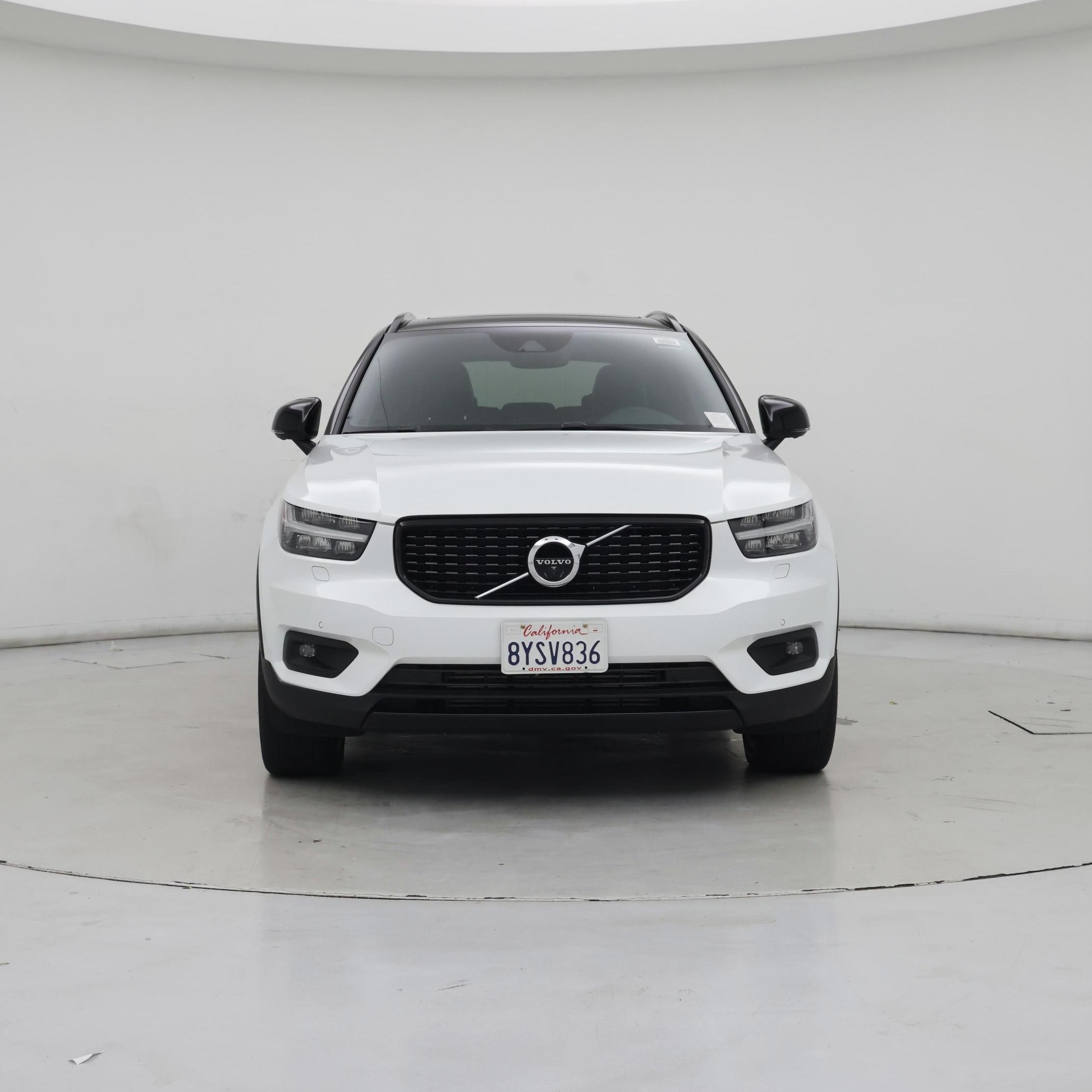 Thumbnail: 2022 Volvo XC40 - 5