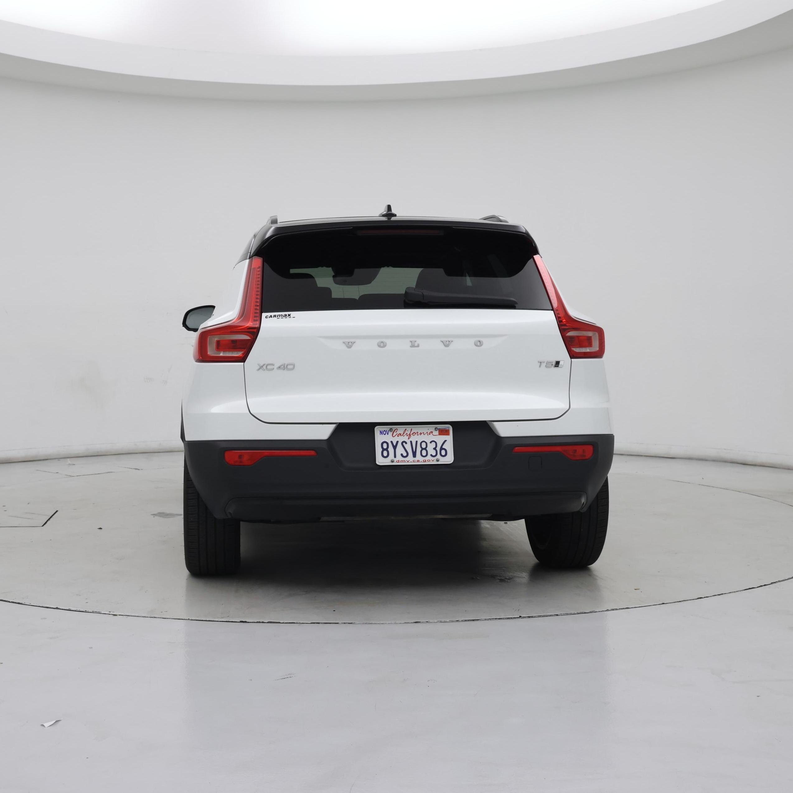 Thumbnail: 2022 Volvo XC40 - 6