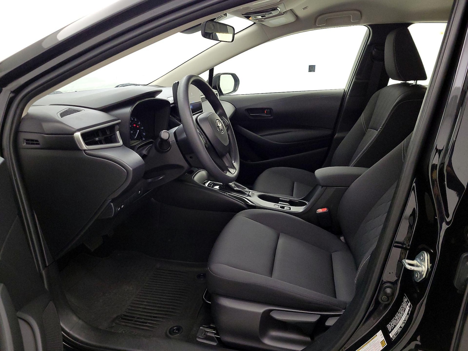 2025 Toyota Corolla LE - Photo 12