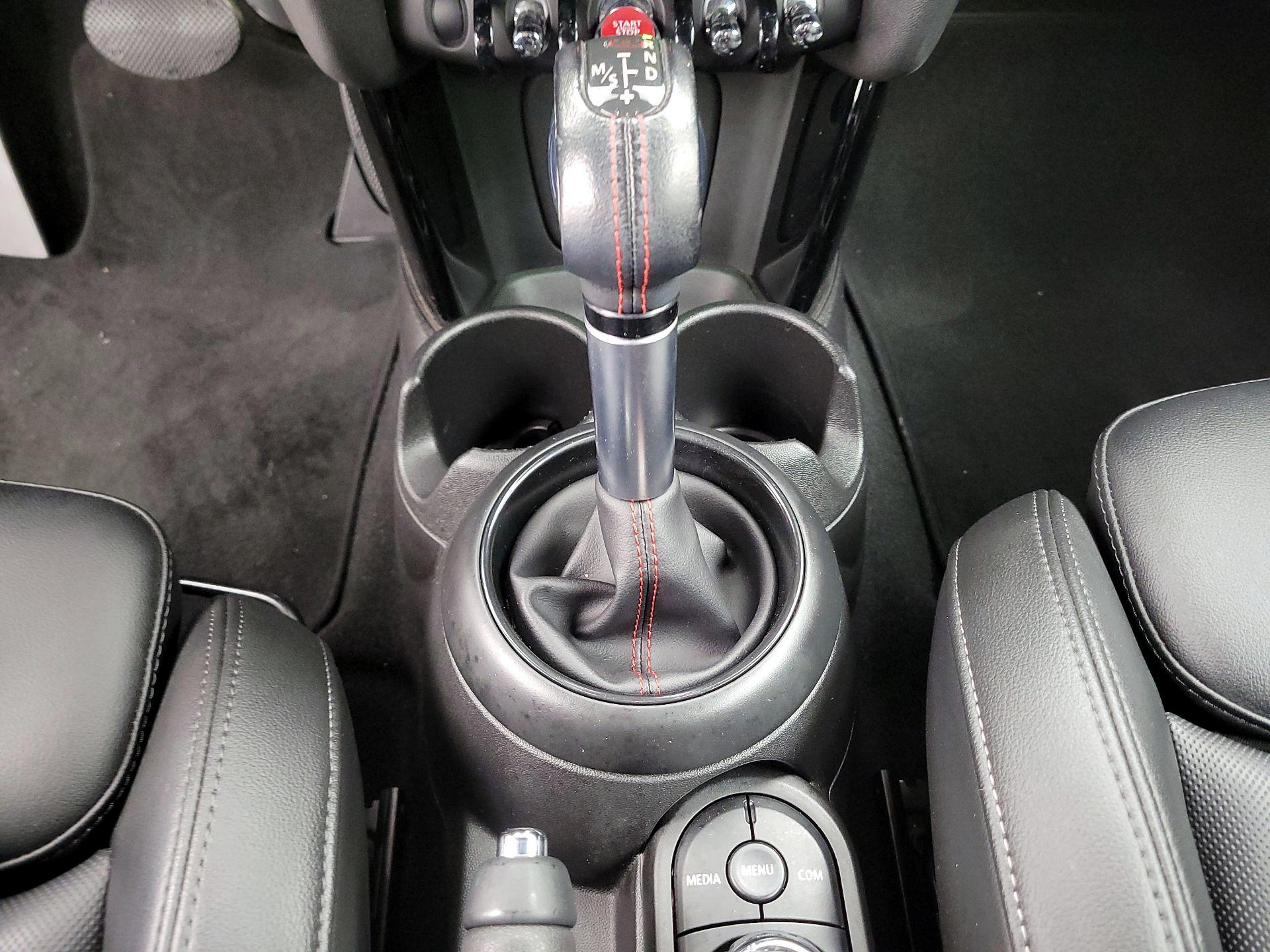 Thumbnail: 2019 MINI Cooper - 17