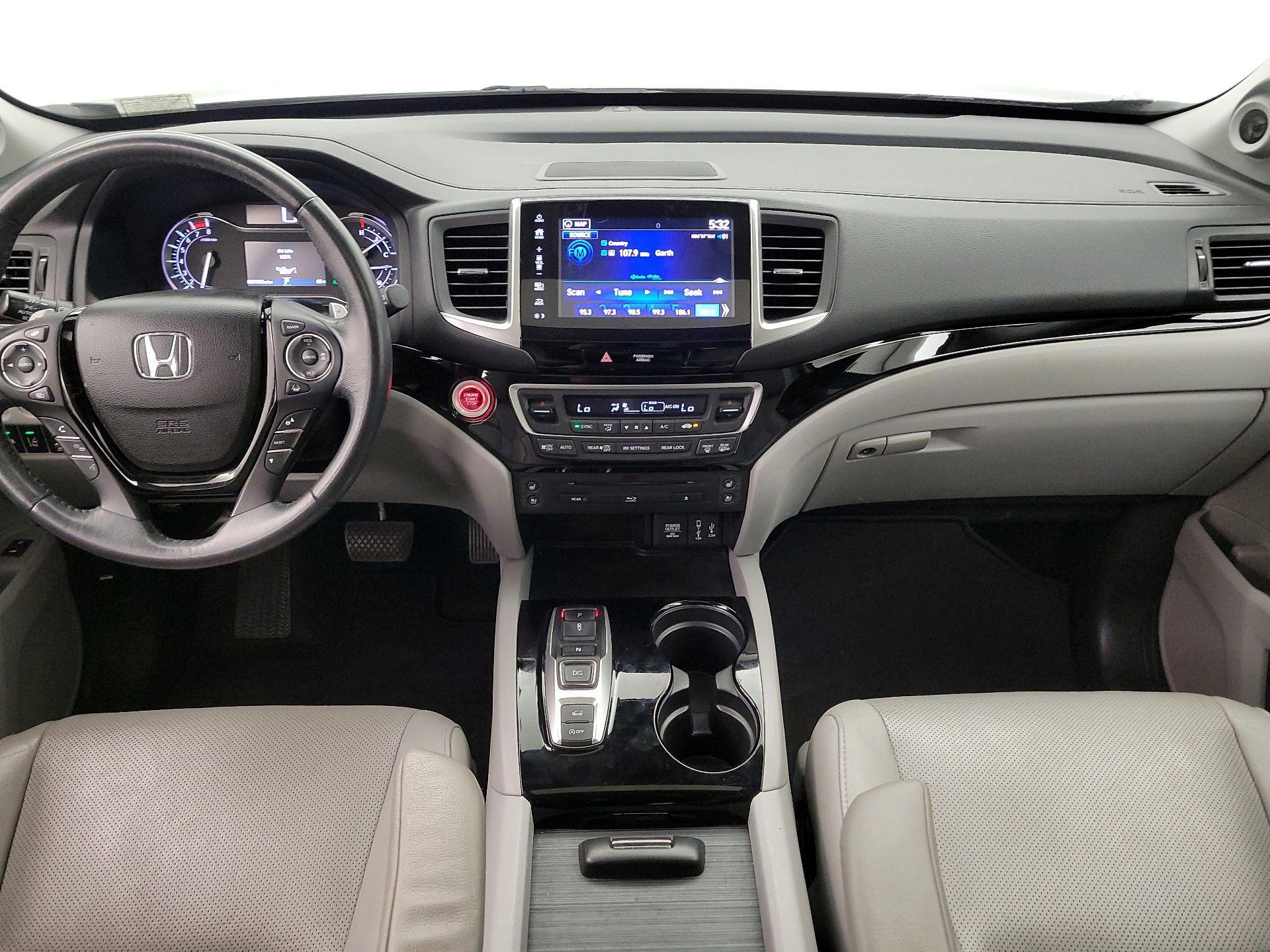 Thumbnail: 2017 Honda Pilot - 9