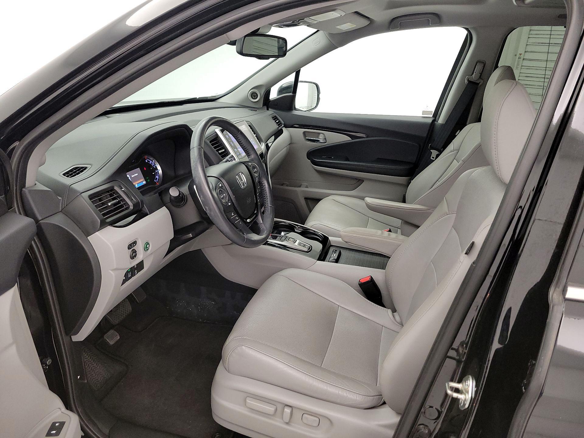 Thumbnail: 2017 Honda Pilot - 11