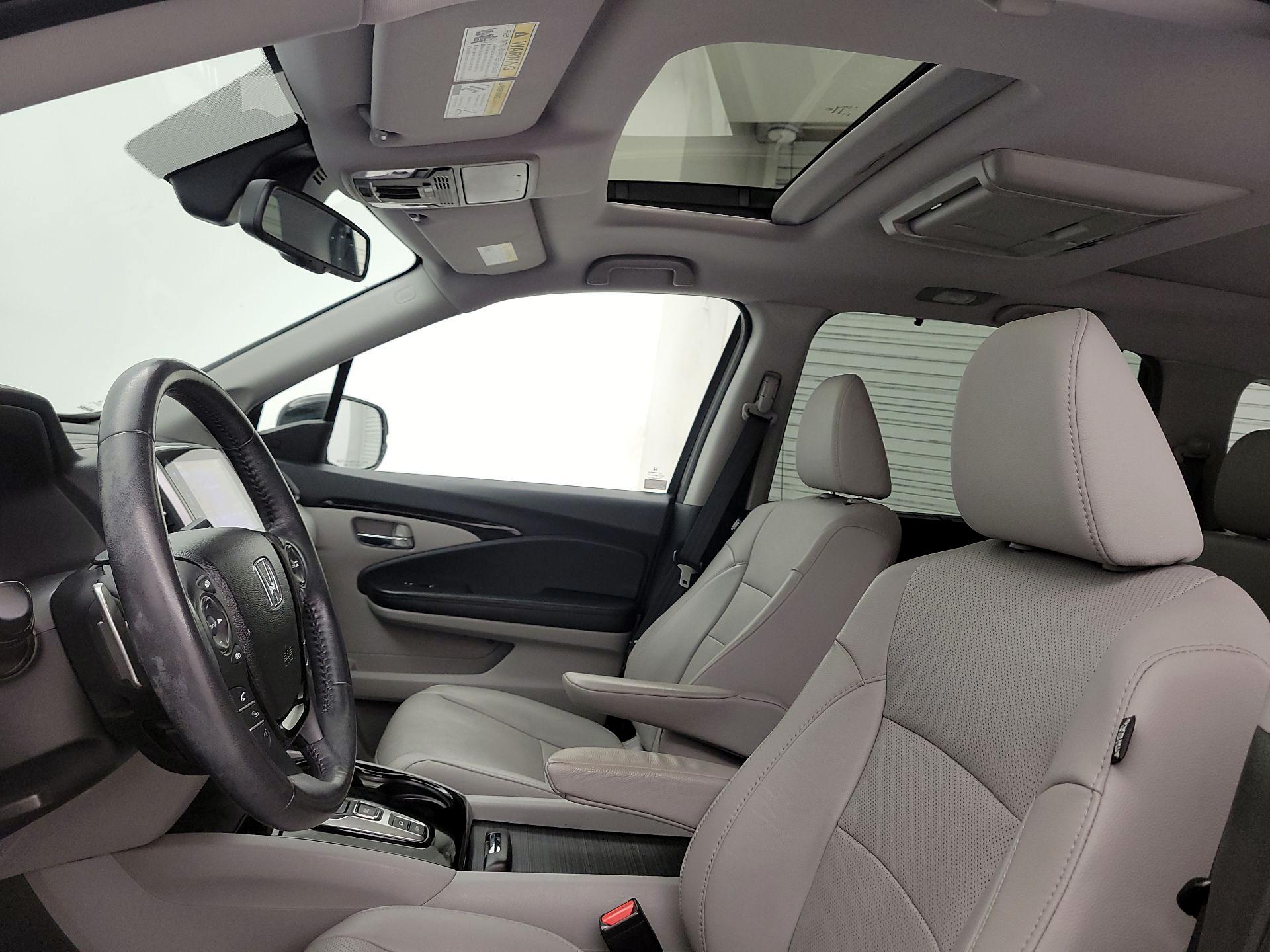 Thumbnail: 2017 Honda Pilot - 19