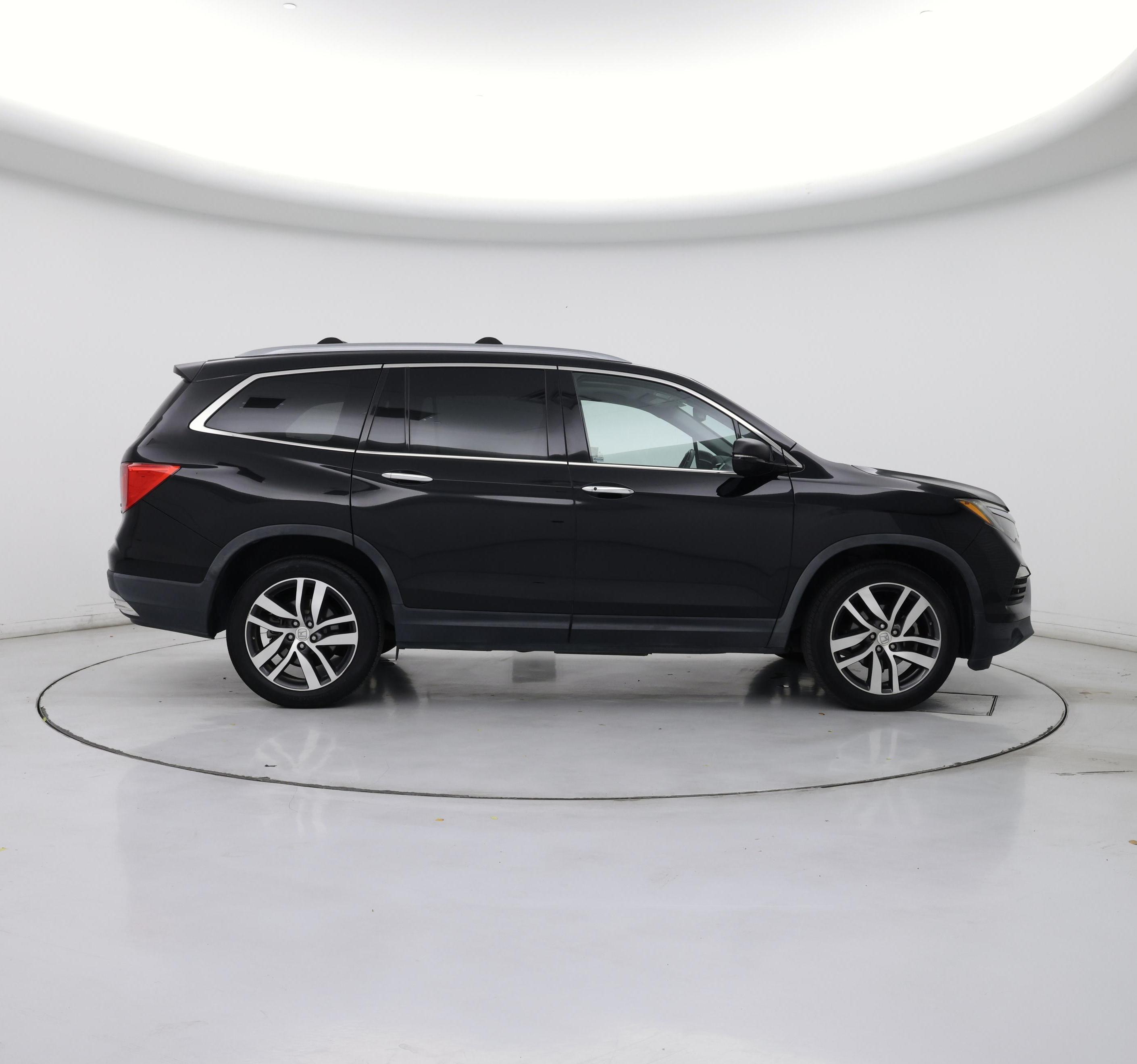 Thumbnail: 2017 Honda Pilot - 7