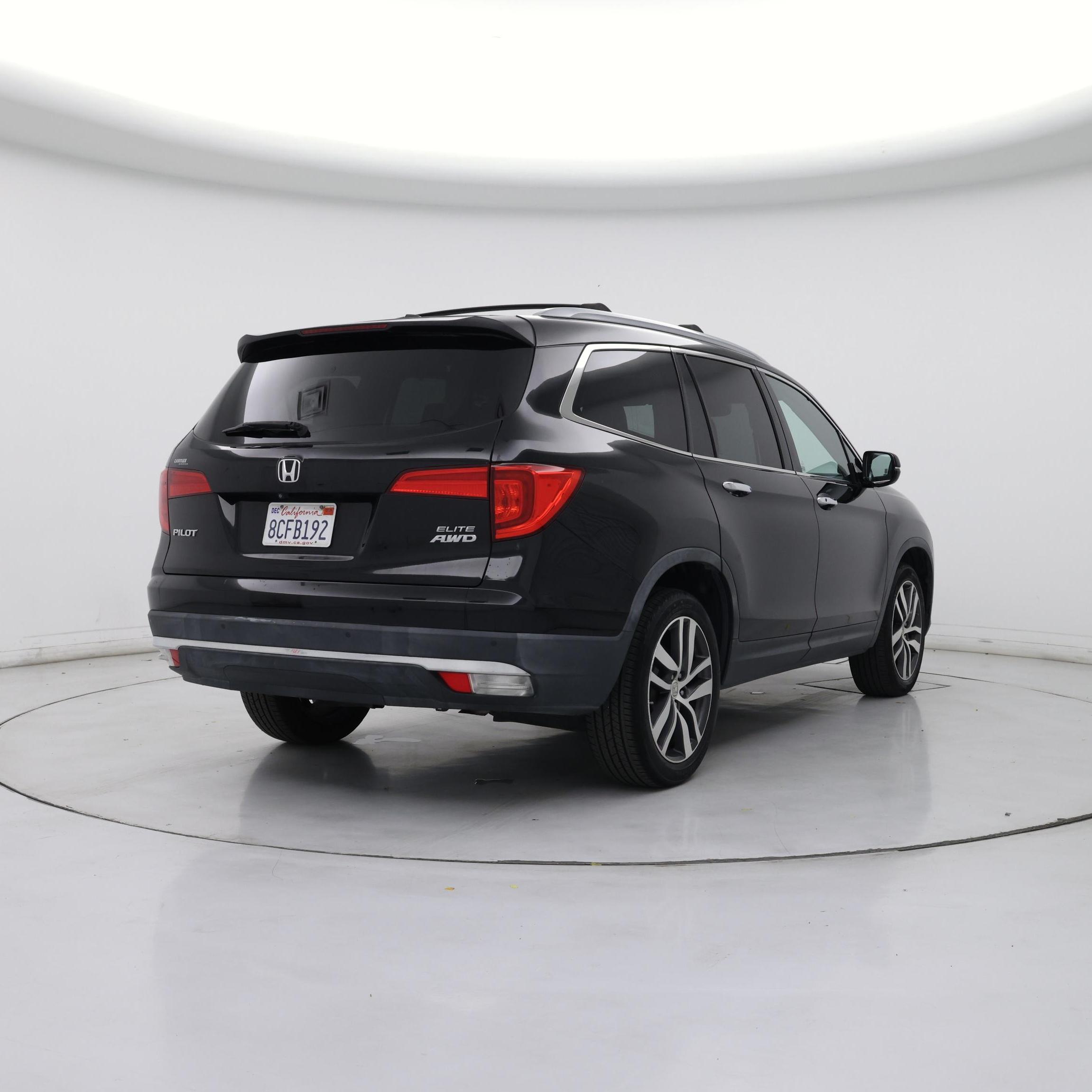 Thumbnail: 2017 Honda Pilot - 8