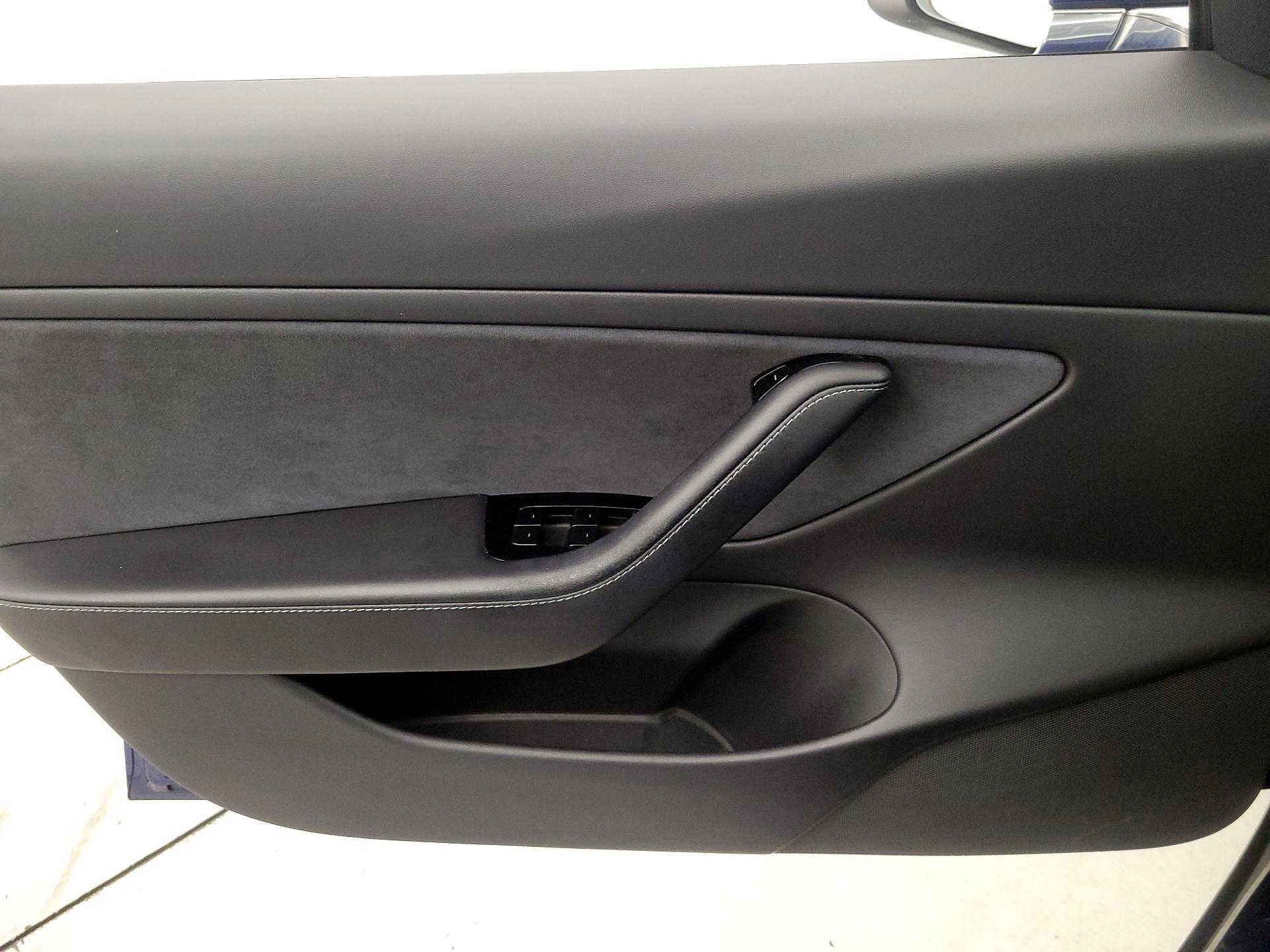 Thumbnail: 2020 Tesla Model 3 - 12