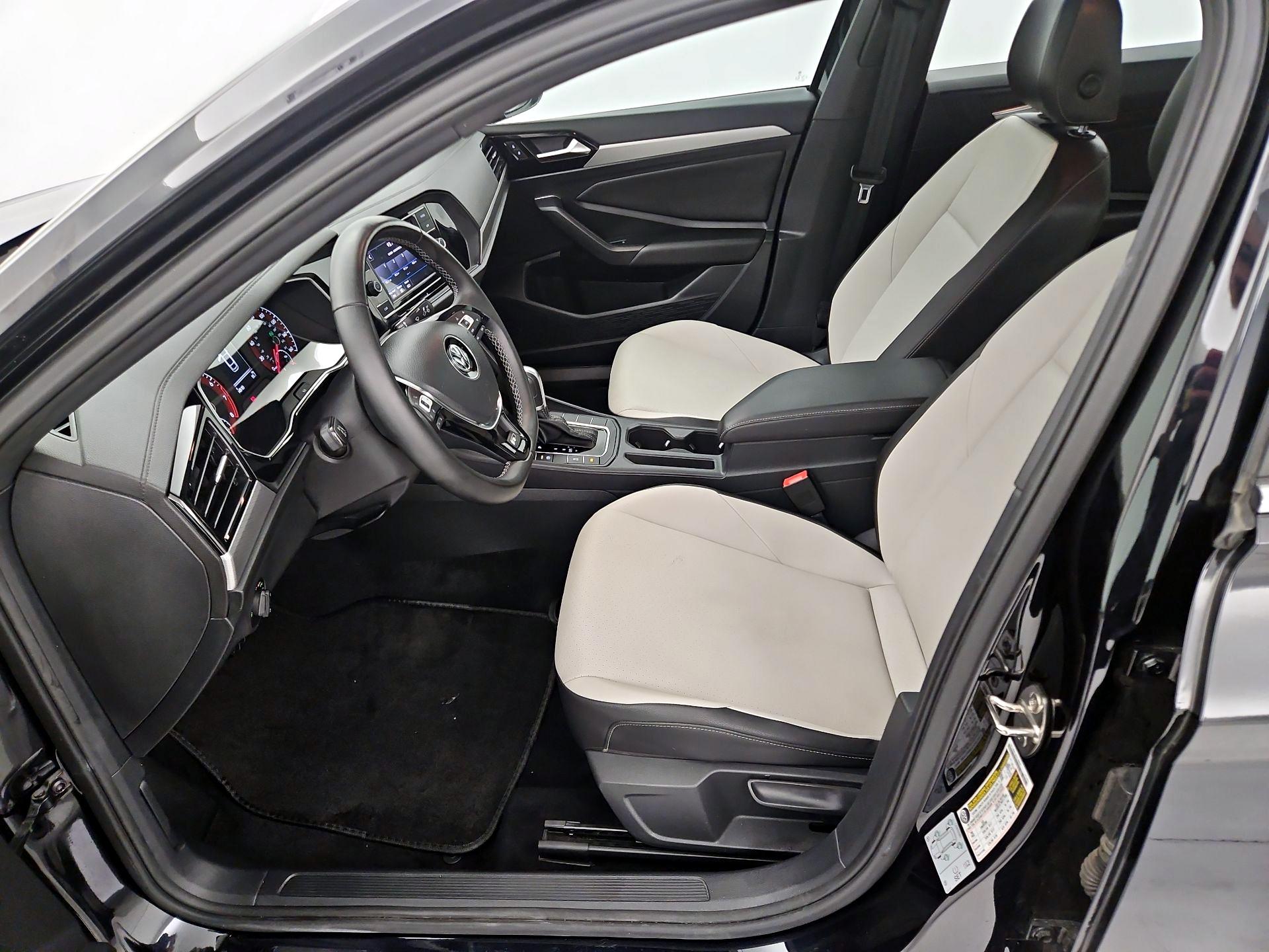 Thumbnail: 2019 Volkswagen Jetta - 11