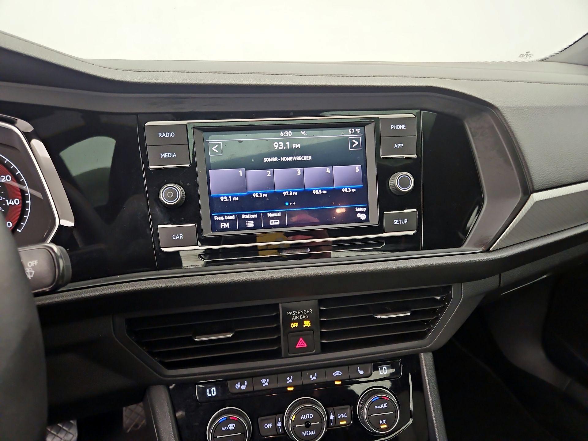 Thumbnail: 2019 Volkswagen Jetta - 15