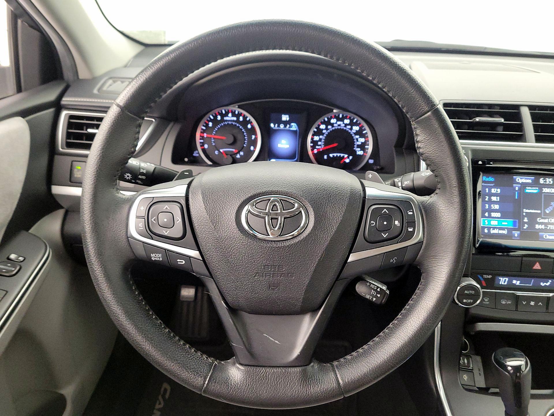 Thumbnail: 2015 Toyota Camry - 10