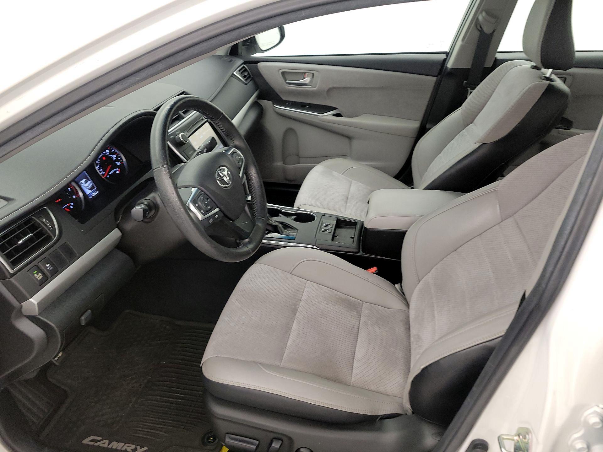 Thumbnail: 2015 Toyota Camry - 11
