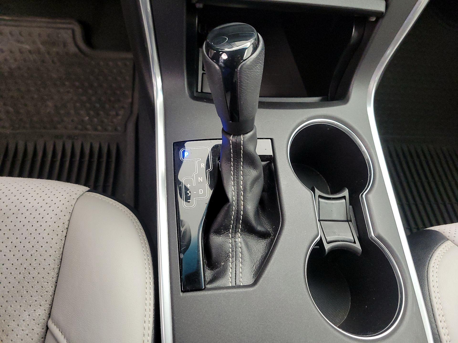 Thumbnail: 2015 Toyota Camry - 17
