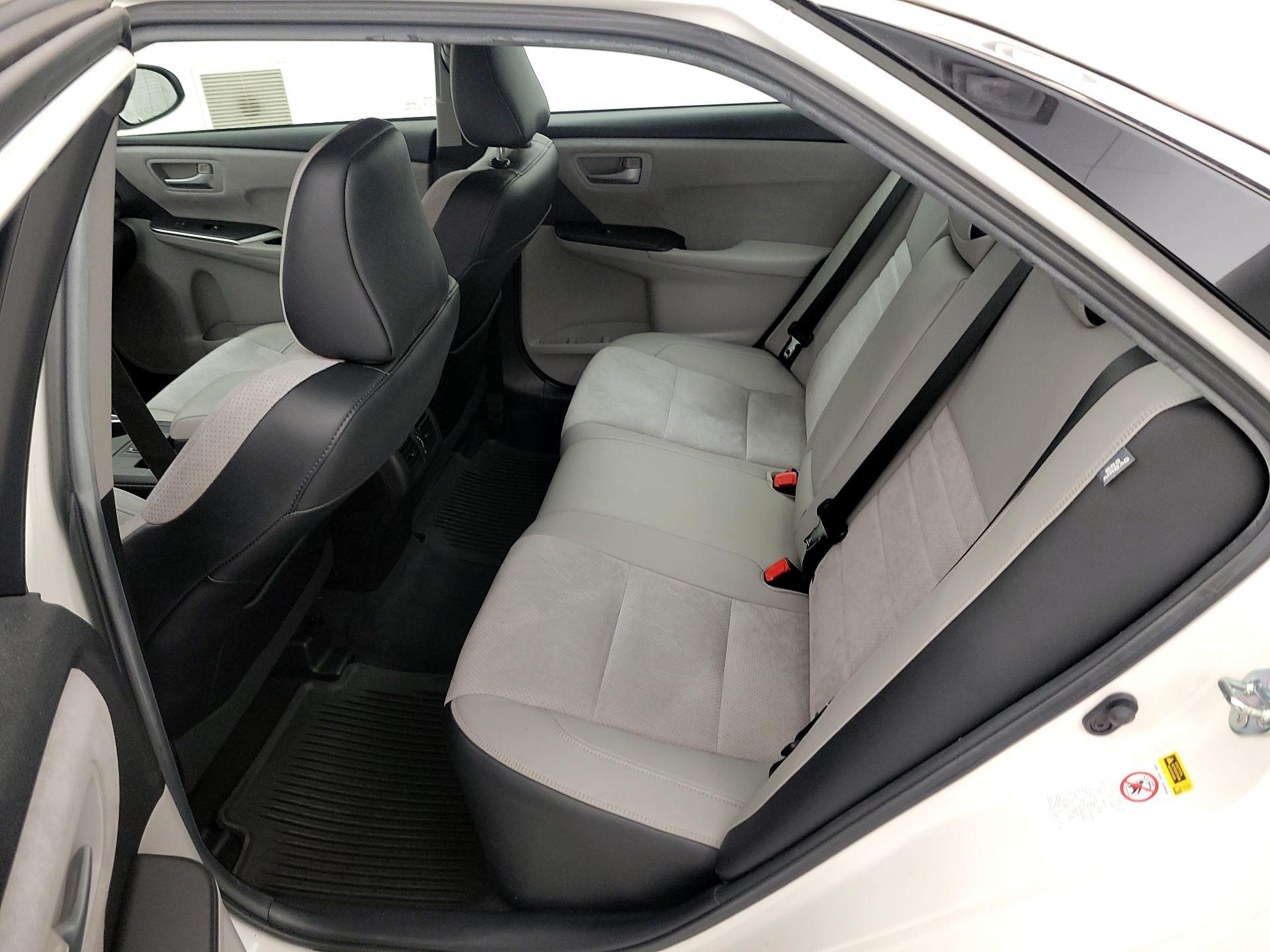 Thumbnail: 2015 Toyota Camry - 19