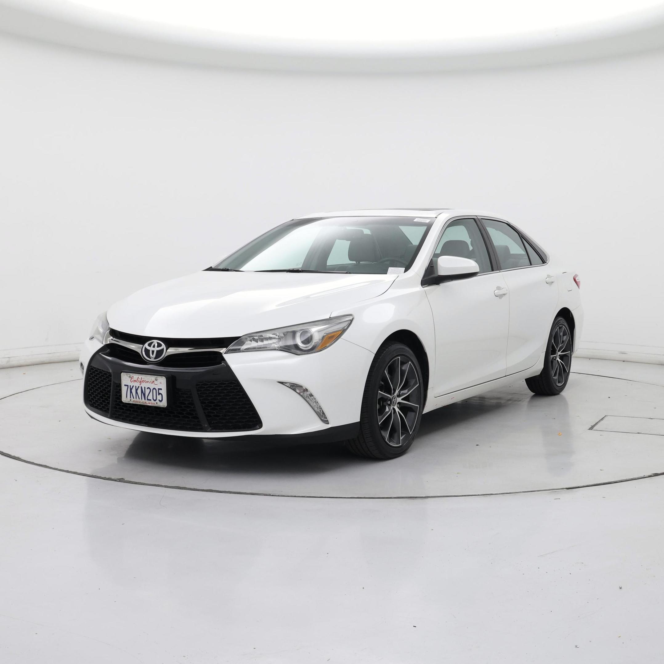 Thumbnail: 2015 Toyota Camry - 4