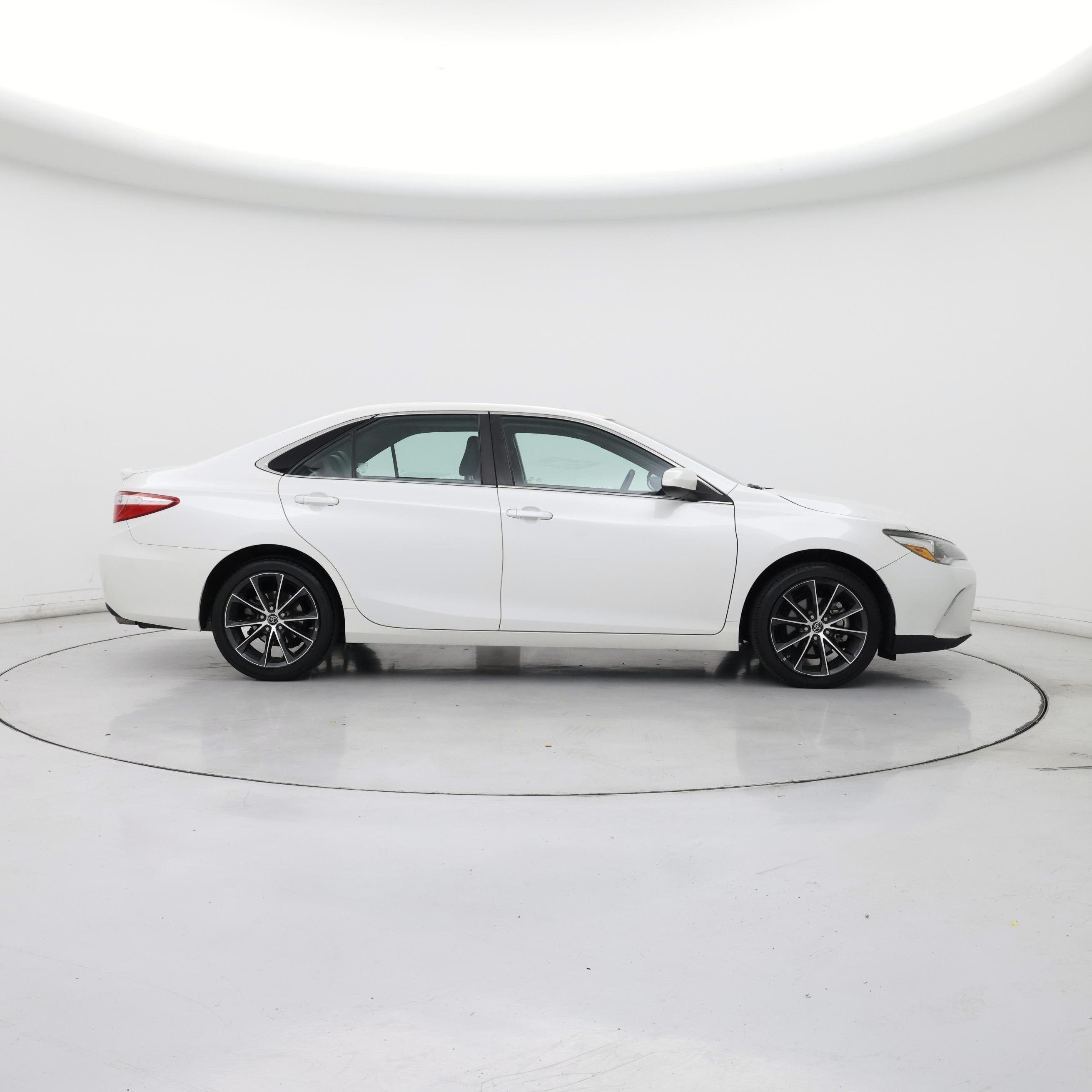 Thumbnail: 2015 Toyota Camry - 7