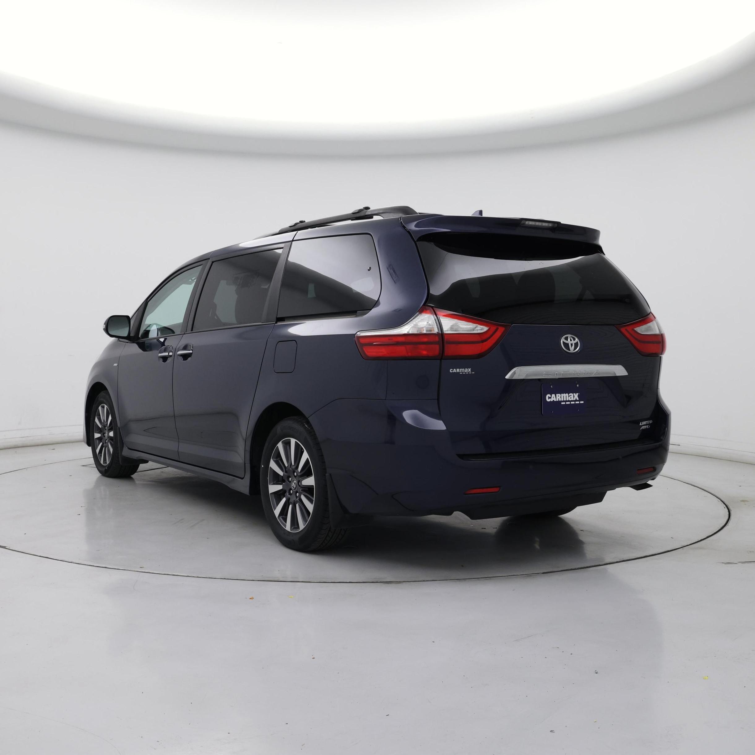Thumbnail: 2019 Toyota Sienna - 2
