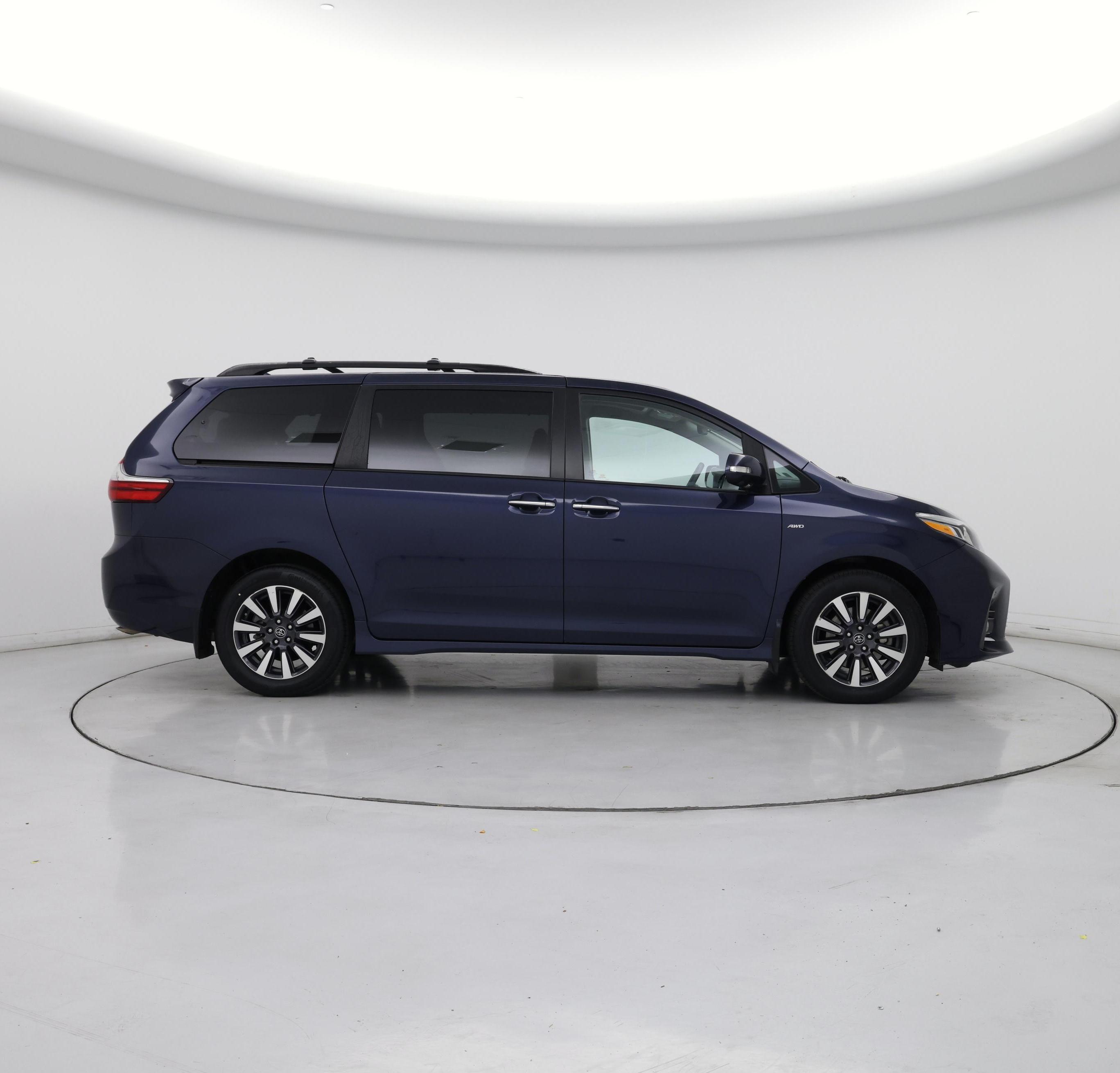 Thumbnail: 2019 Toyota Sienna - 7