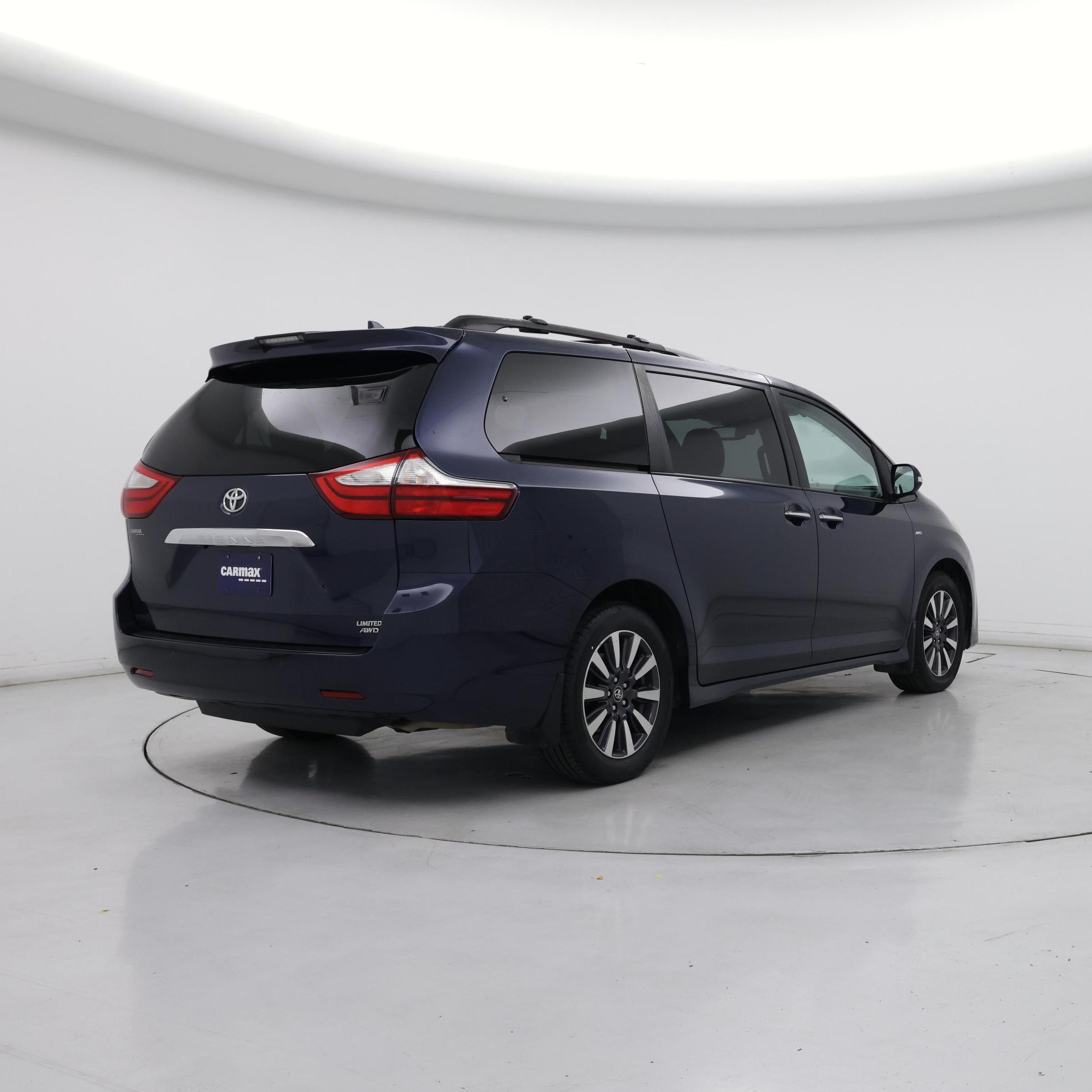 Thumbnail: 2019 Toyota Sienna - 8