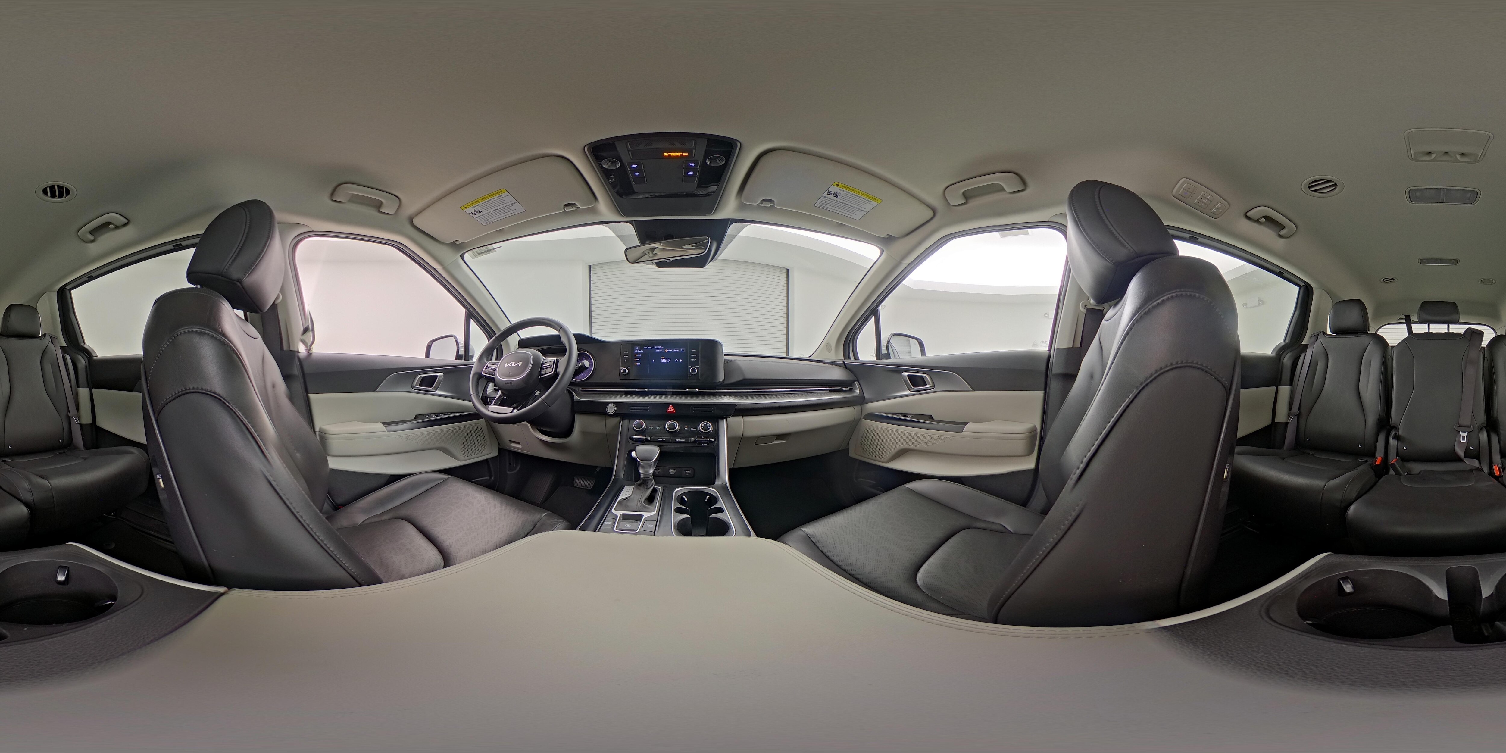 2024 Kia Carnival LX Seat Pkg - Photo 25