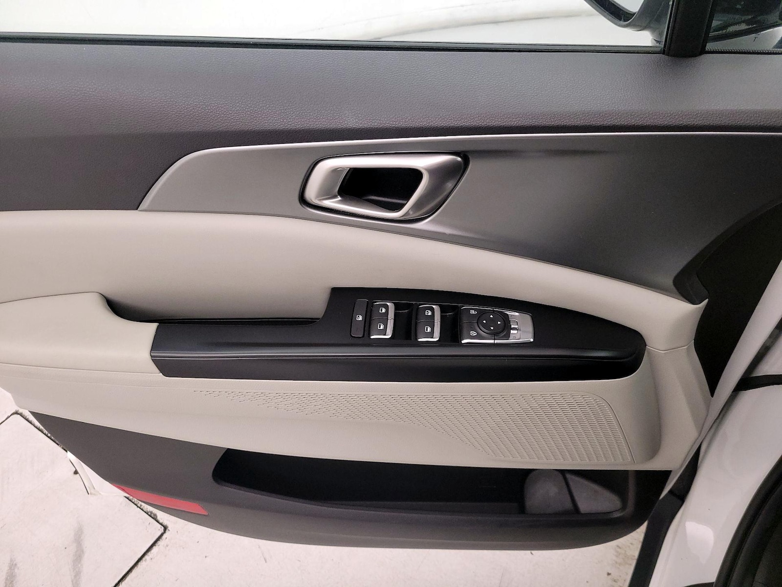 2024 Kia Carnival LX Seat Pkg - Photo 13