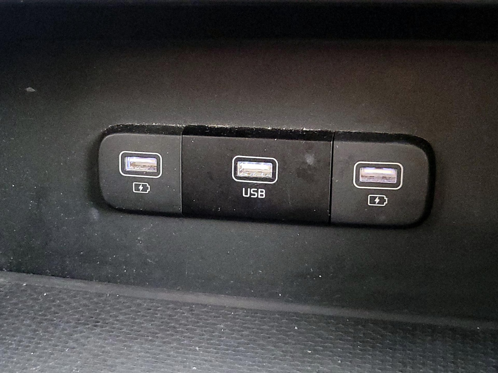2024 Kia Carnival LX Seat Pkg - Photo 19