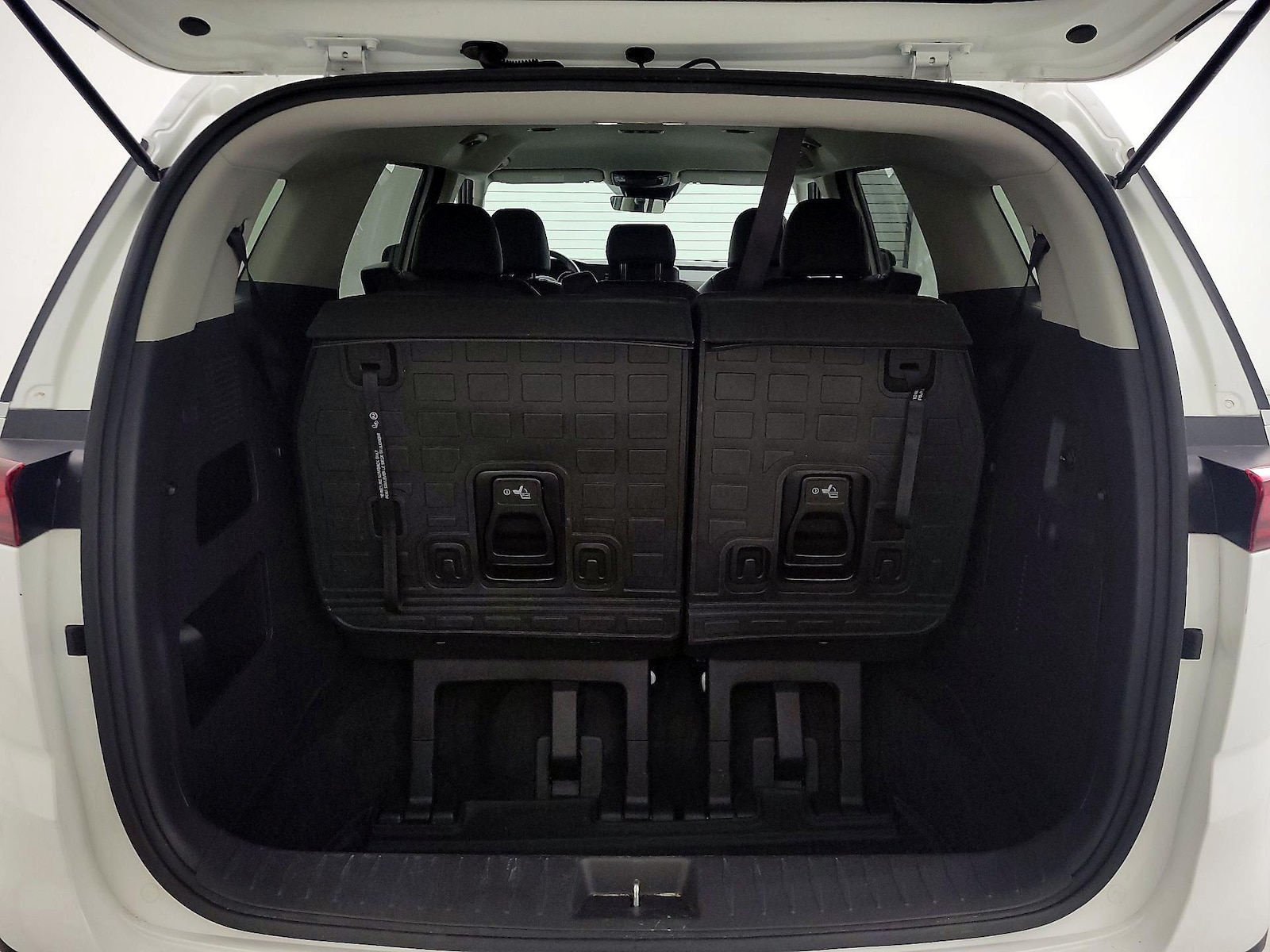 2024 Kia Carnival LX Seat Pkg - Photo 22