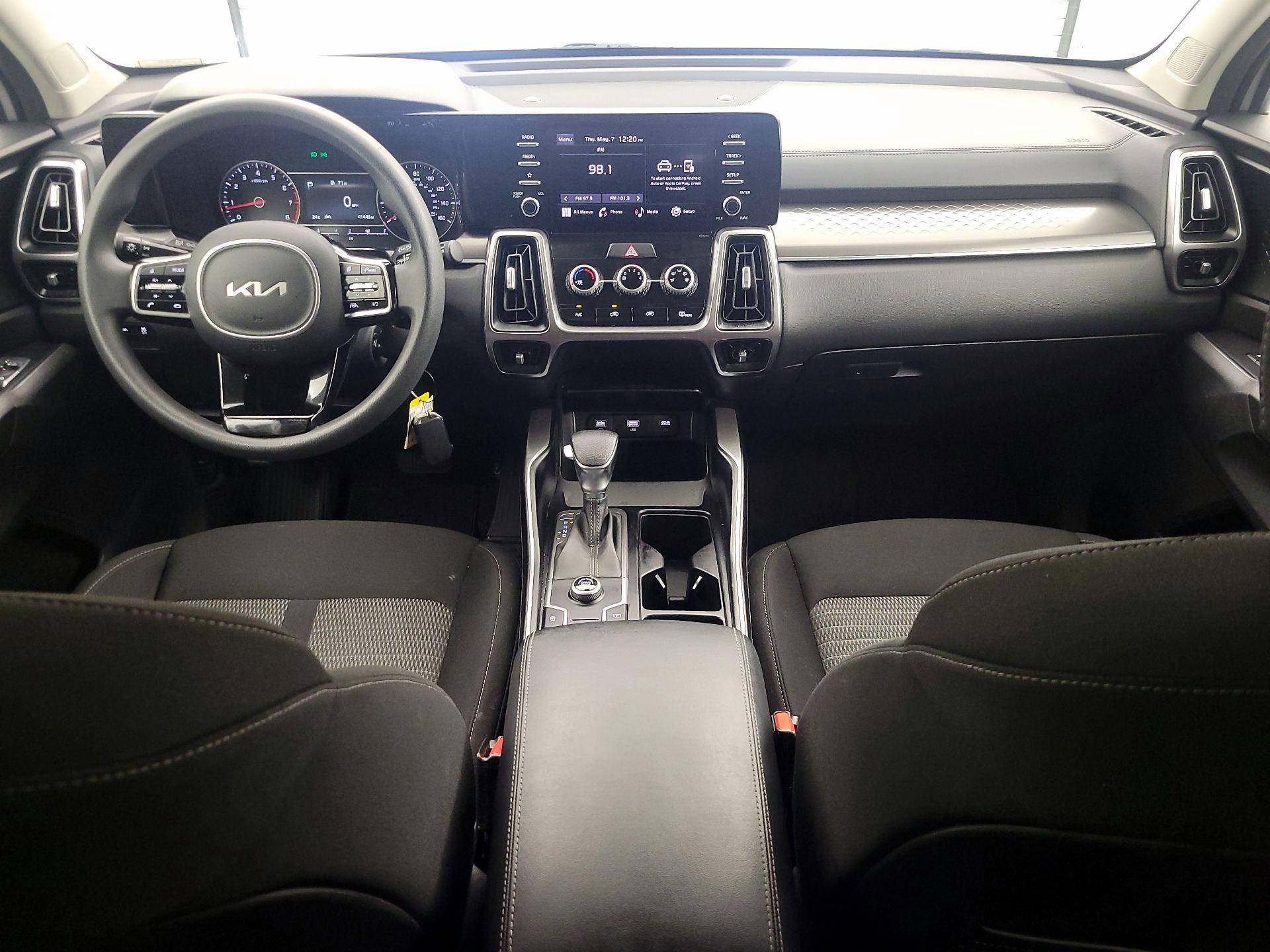 Thumbnail: 2023 Kia Sorento - 9