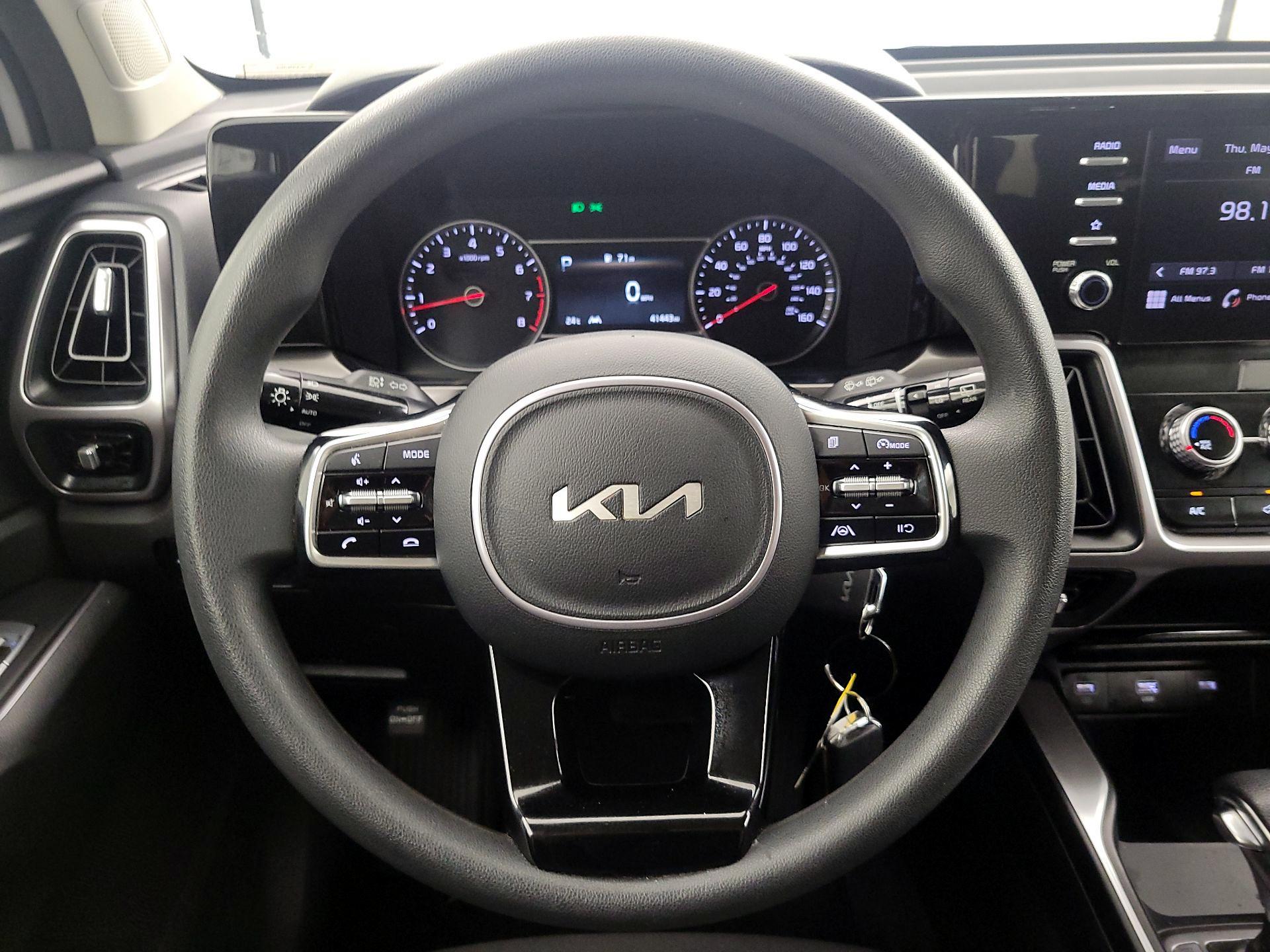 Thumbnail: 2023 Kia Sorento - 10