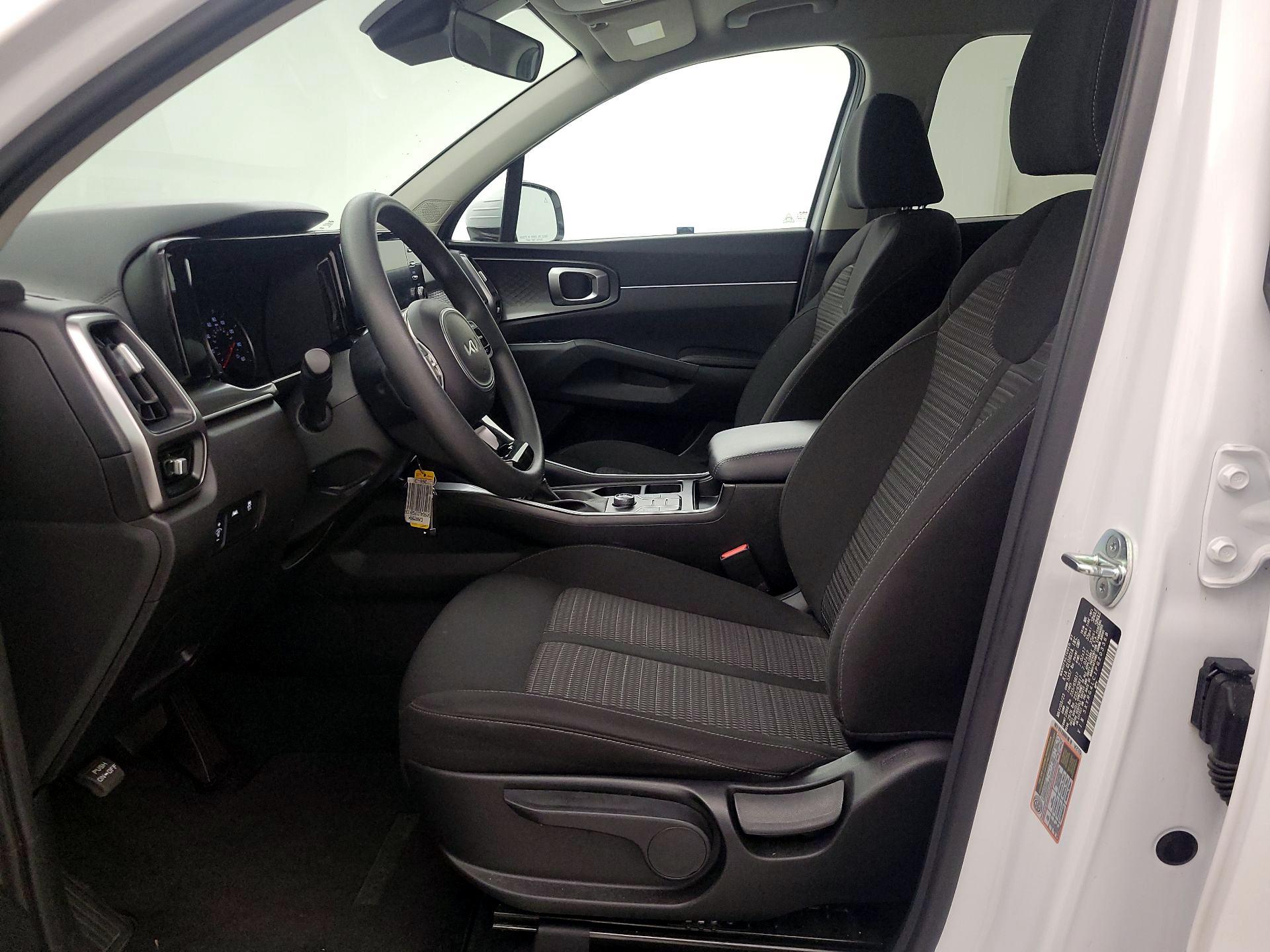 Thumbnail: 2023 Kia Sorento - 11