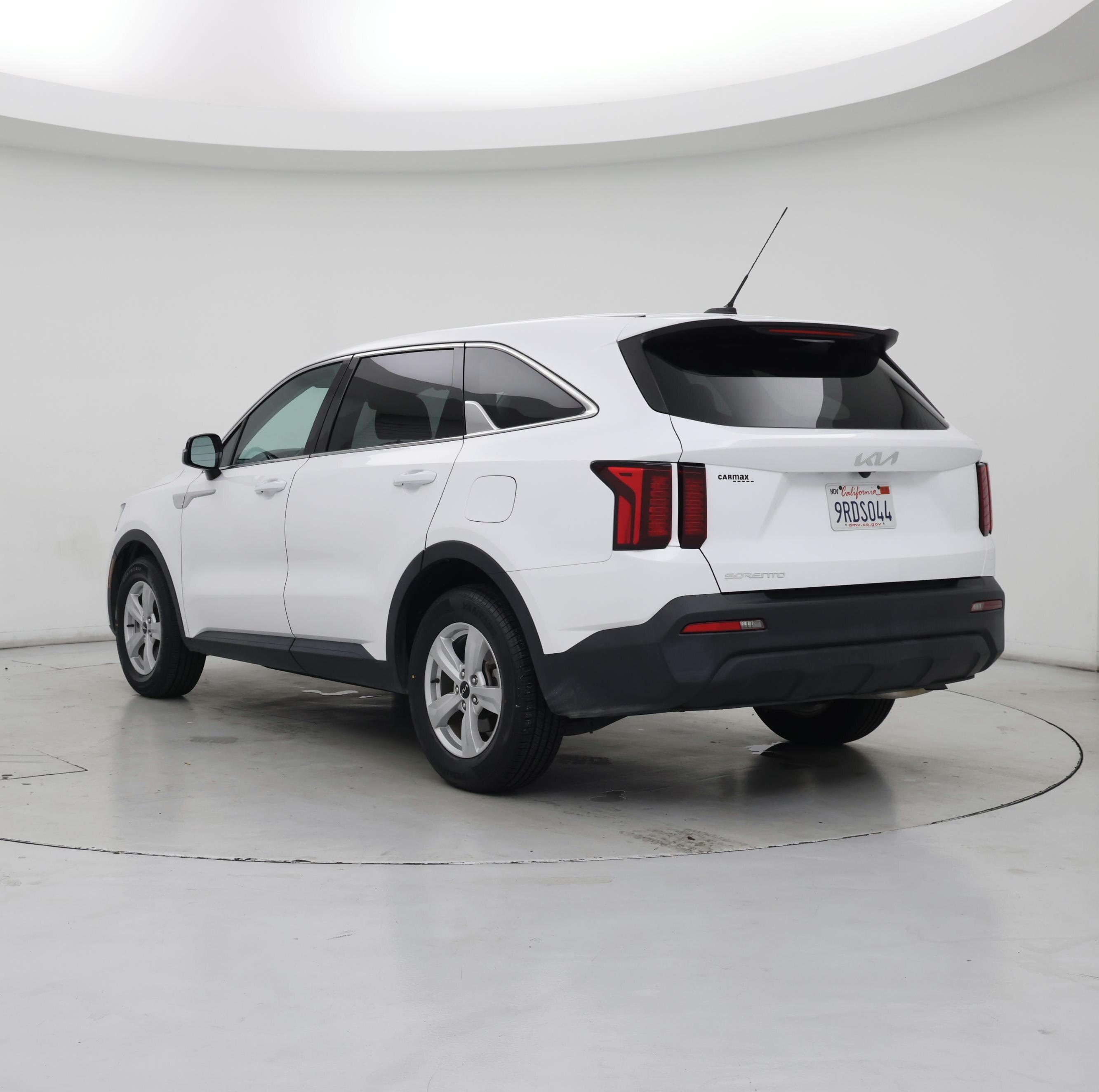 Thumbnail: 2023 Kia Sorento - 2