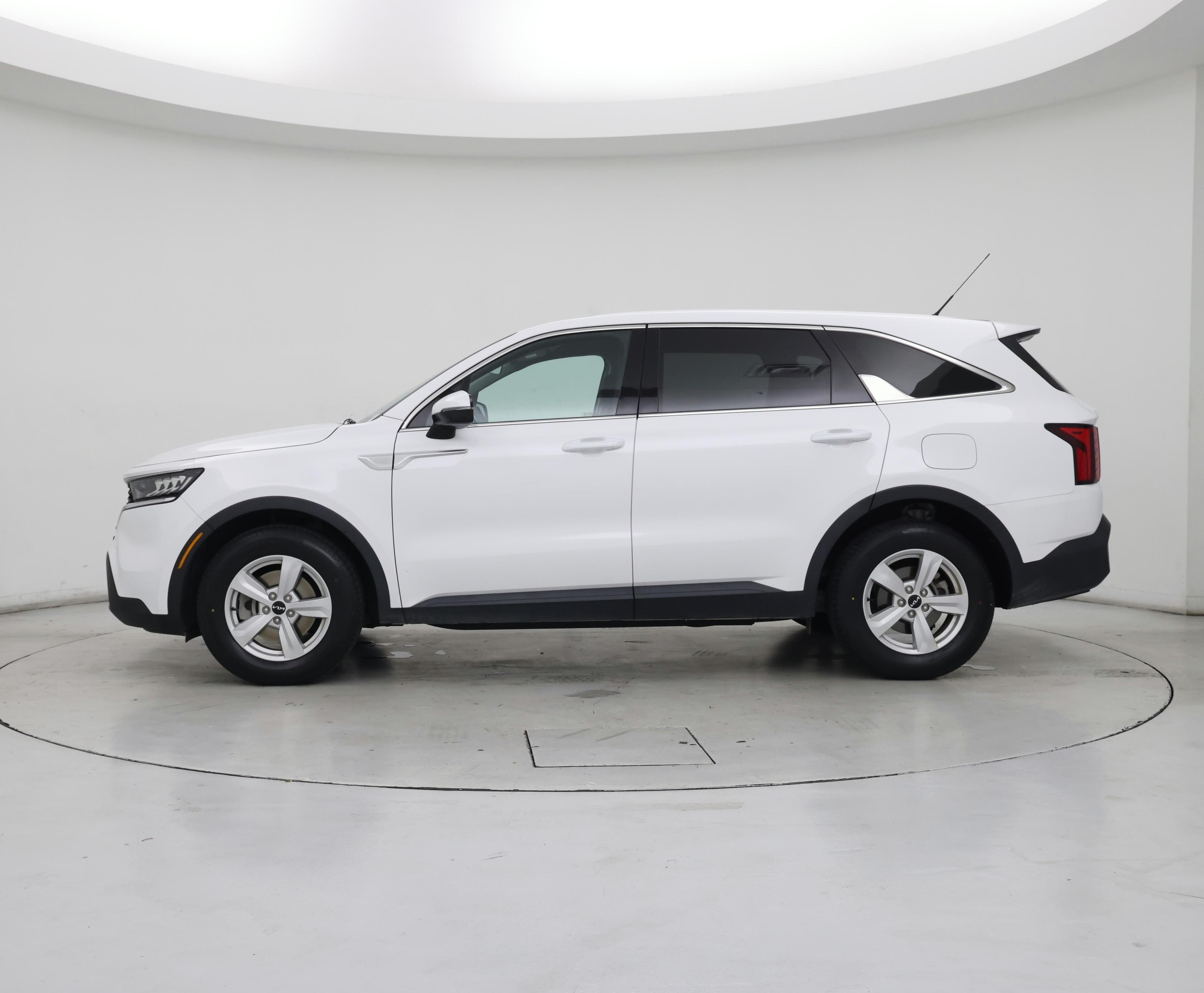 Thumbnail: 2023 Kia Sorento - 3