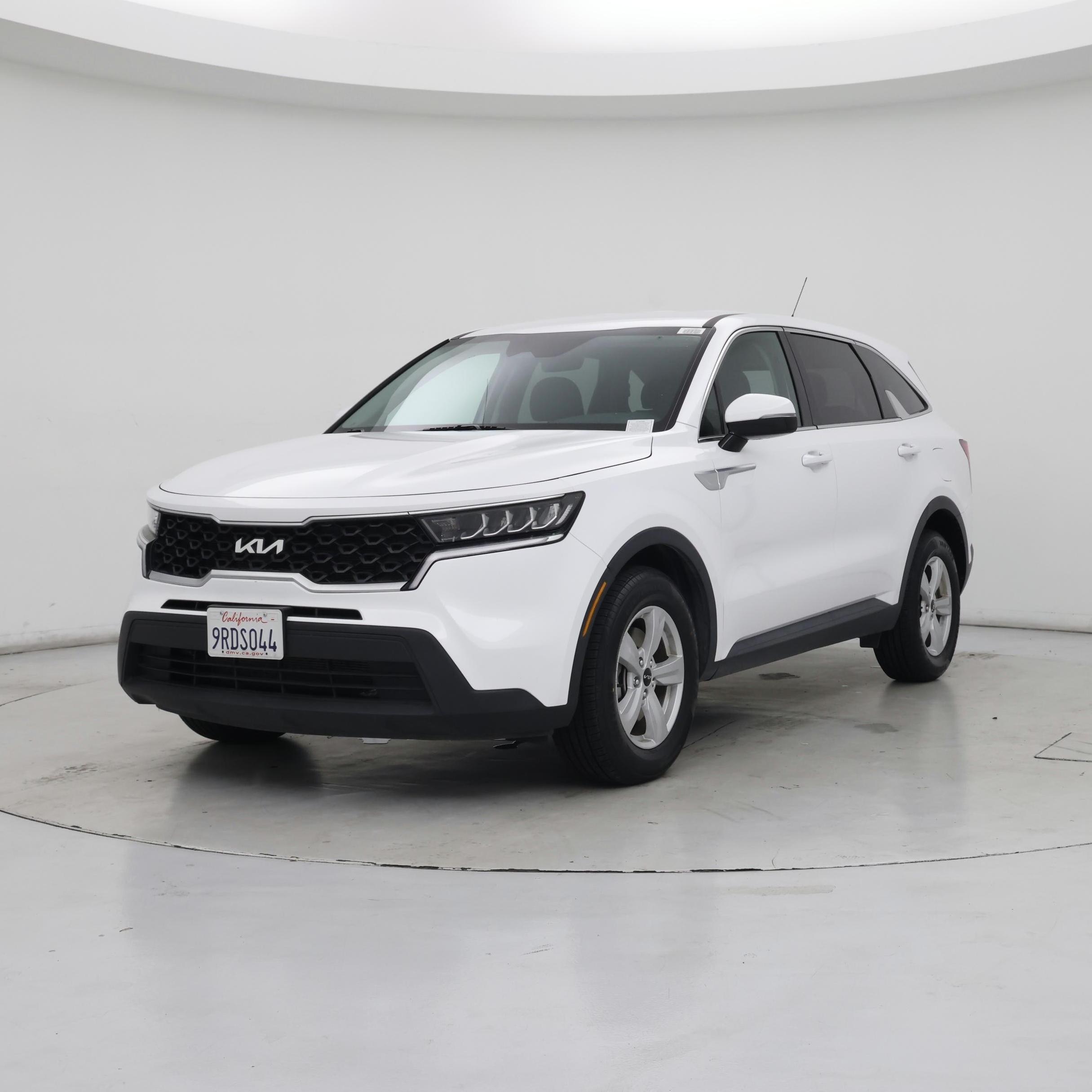 Thumbnail: 2023 Kia Sorento - 4