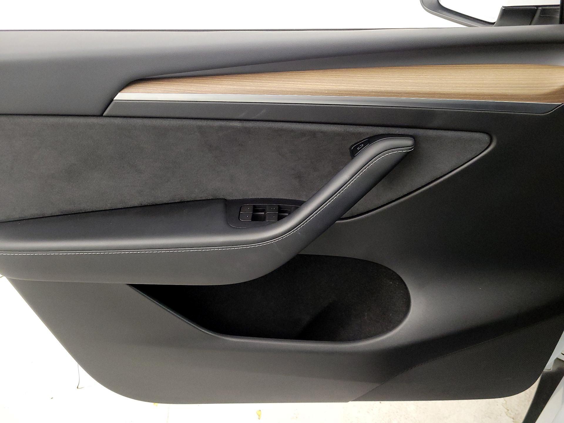Thumbnail: 2023 Tesla Model Y - 12