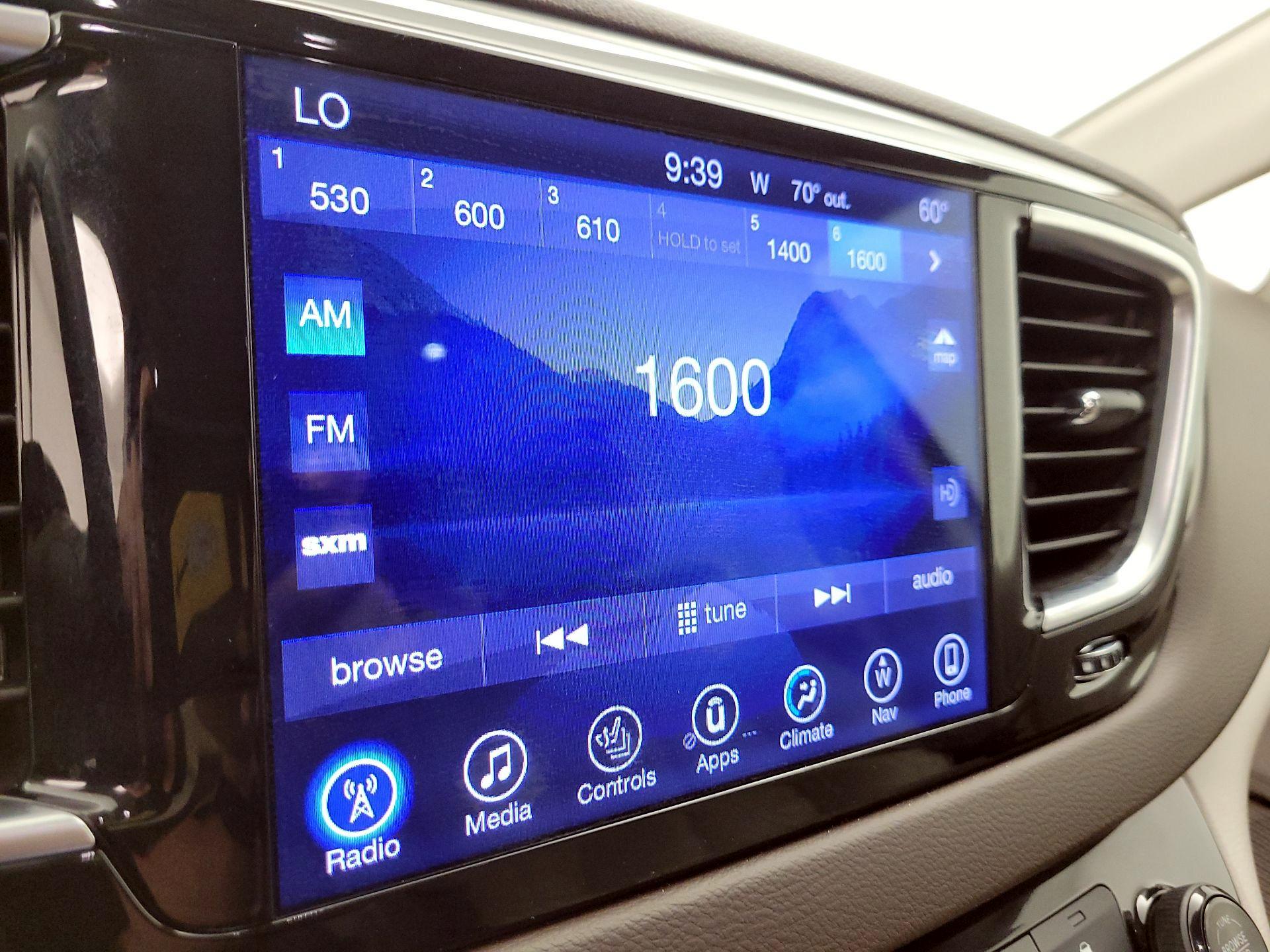 Thumbnail: 2017 Chrysler Pacifica - 16