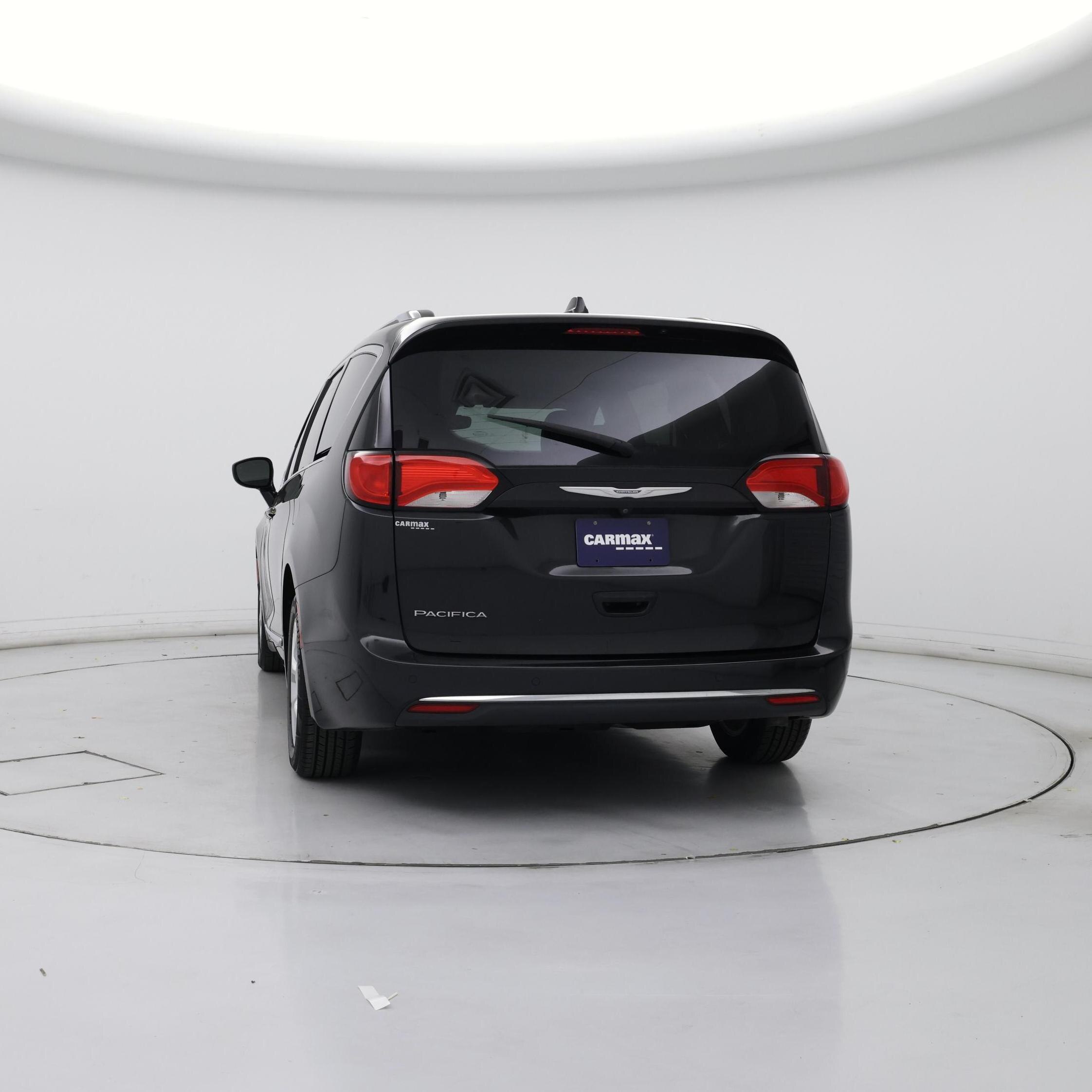 Thumbnail: 2017 Chrysler Pacifica - 6