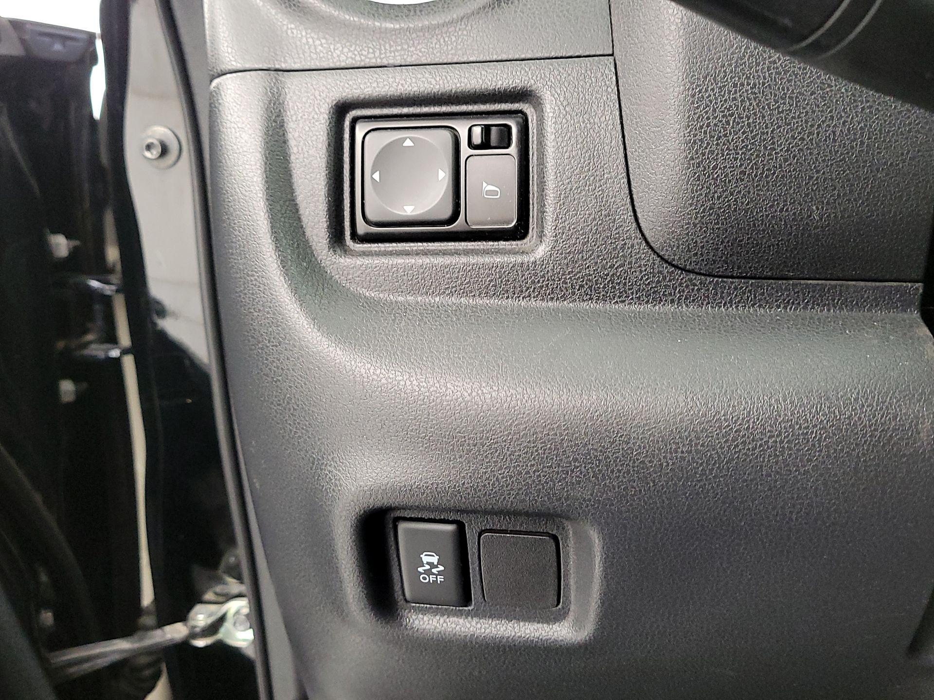 Thumbnail: 2019 Nissan Versa Note - 13