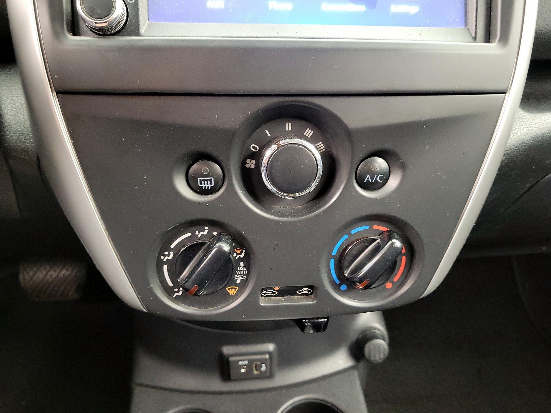 Thumbnail: 2019 Nissan Versa Note - 16