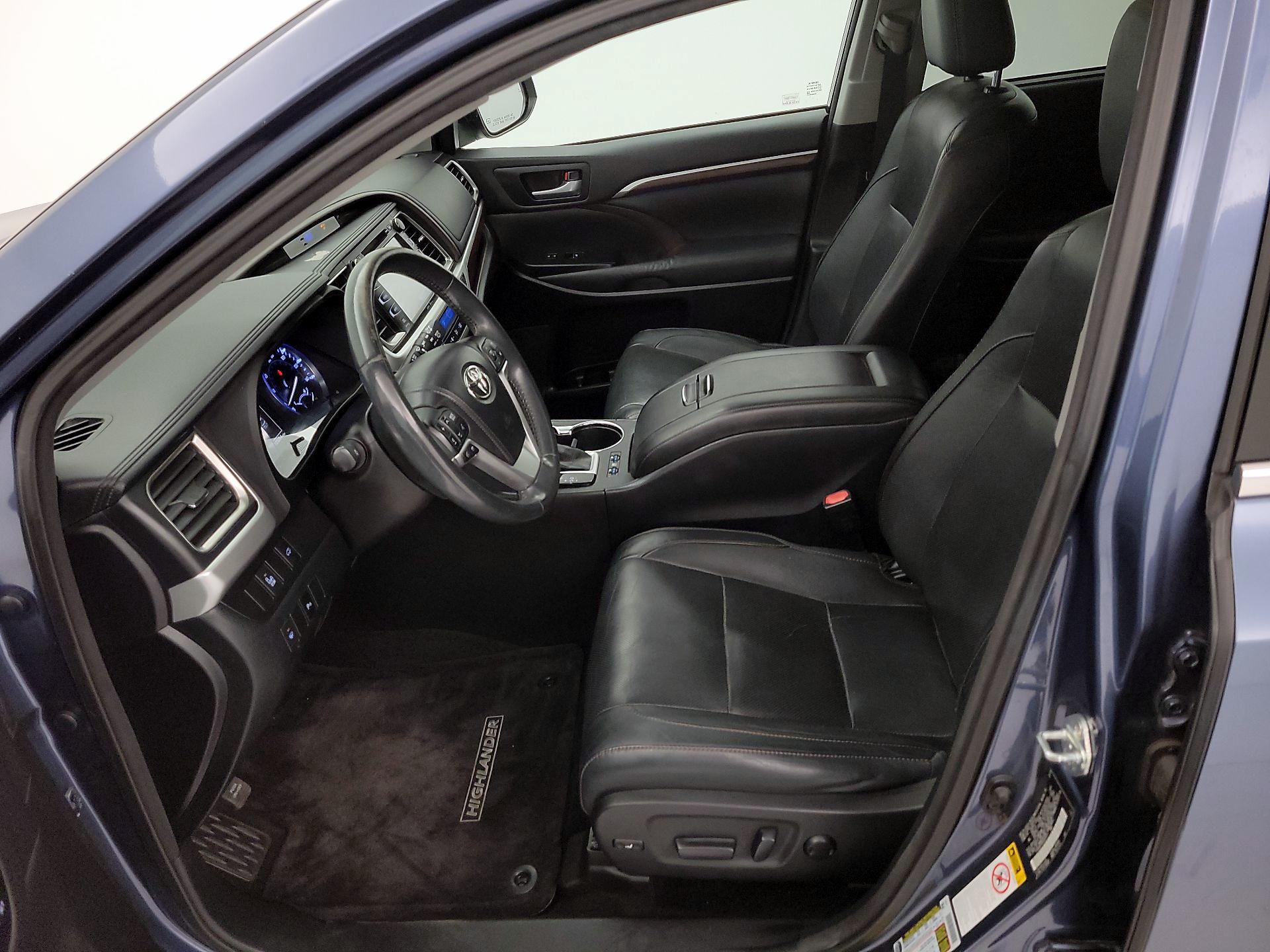 Thumbnail: 2014 Toyota Highlander - 11