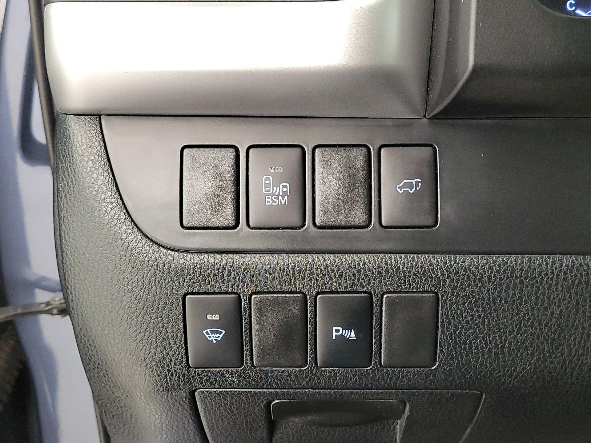 Thumbnail: 2014 Toyota Highlander - 13