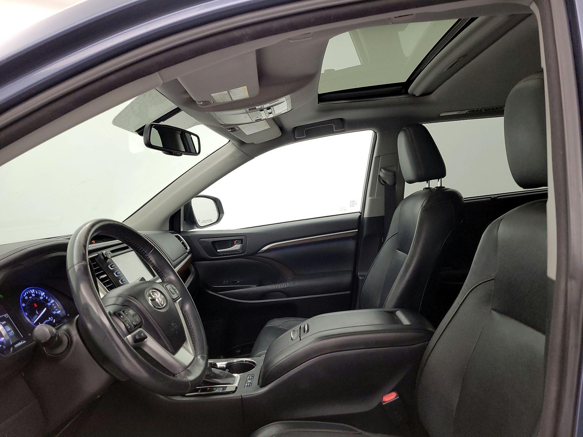 Thumbnail: 2014 Toyota Highlander - 19