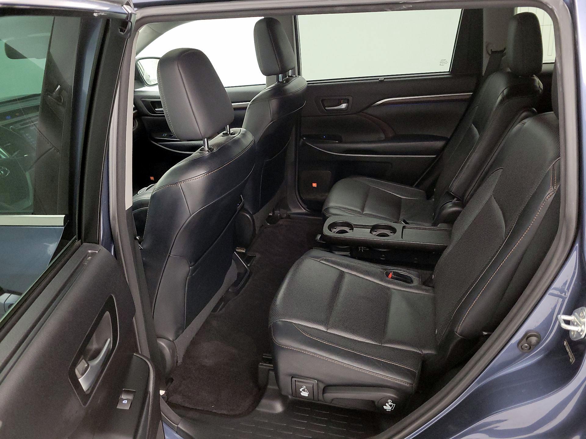 Thumbnail: 2014 Toyota Highlander - 20