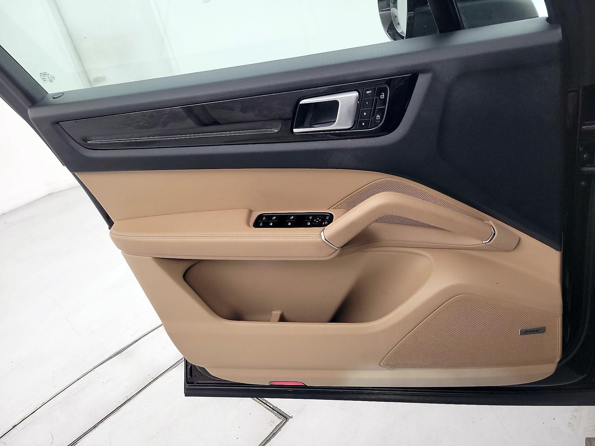 Thumbnail: 2019 Porsche Cayenne - 12